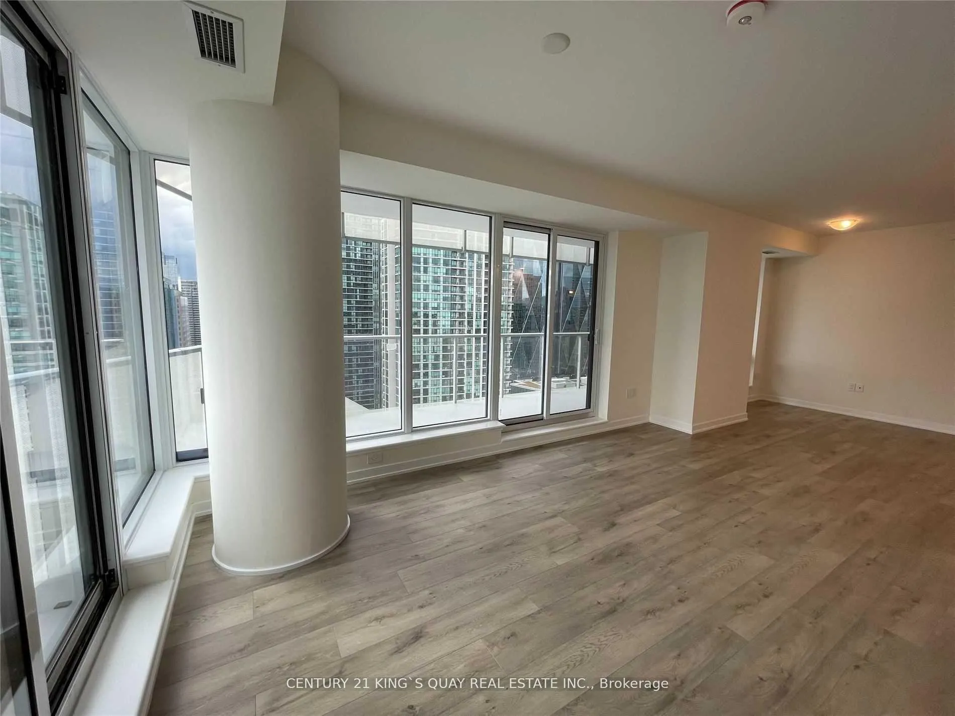 Photo 4 of Unit 2702, 28 Freeland Street, Toronto, Waterfront Communities — HOMEH