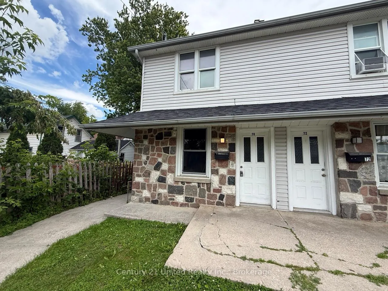 Front of Unit 70, 70-72 Park Street S