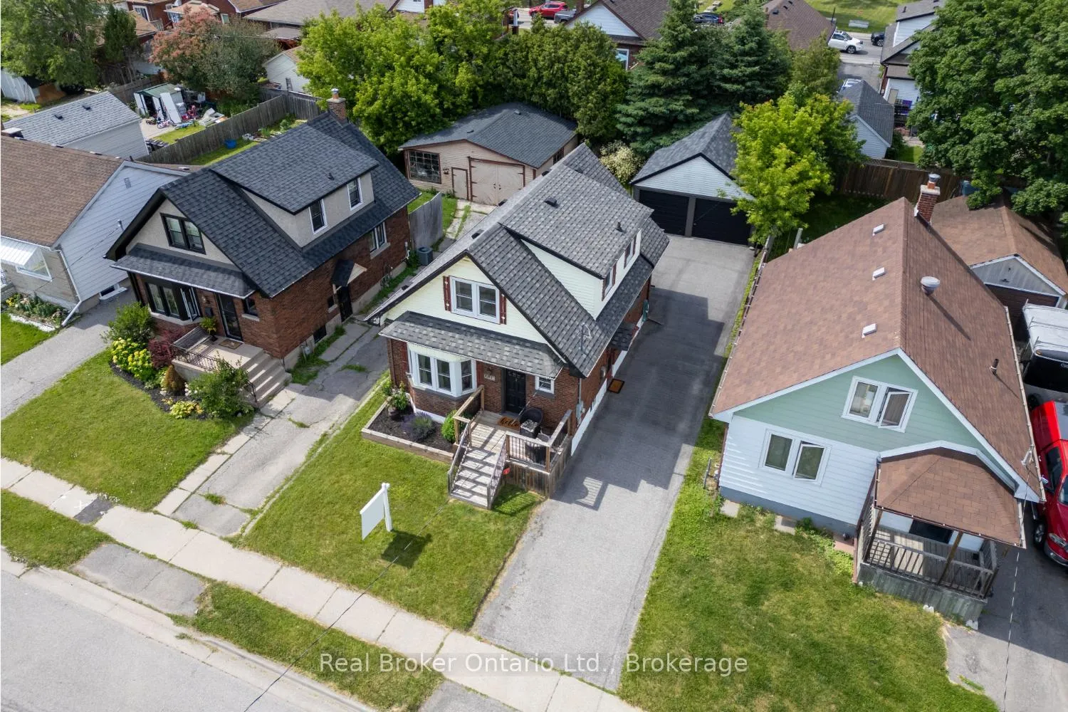 Photo 2 of 248 Mitchell Avenue, Oshawa, Central — HOMEH