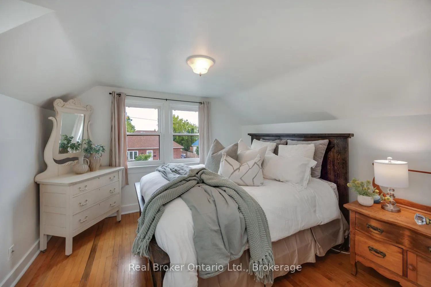 Photo 16 of 248 Mitchell Avenue, Oshawa, Central — HOMEH