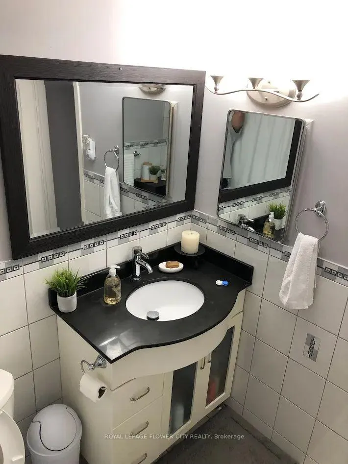 Photo 4 of Unit 2, 191 Cabana Drive N, North York, Humber Summit — HOMEH