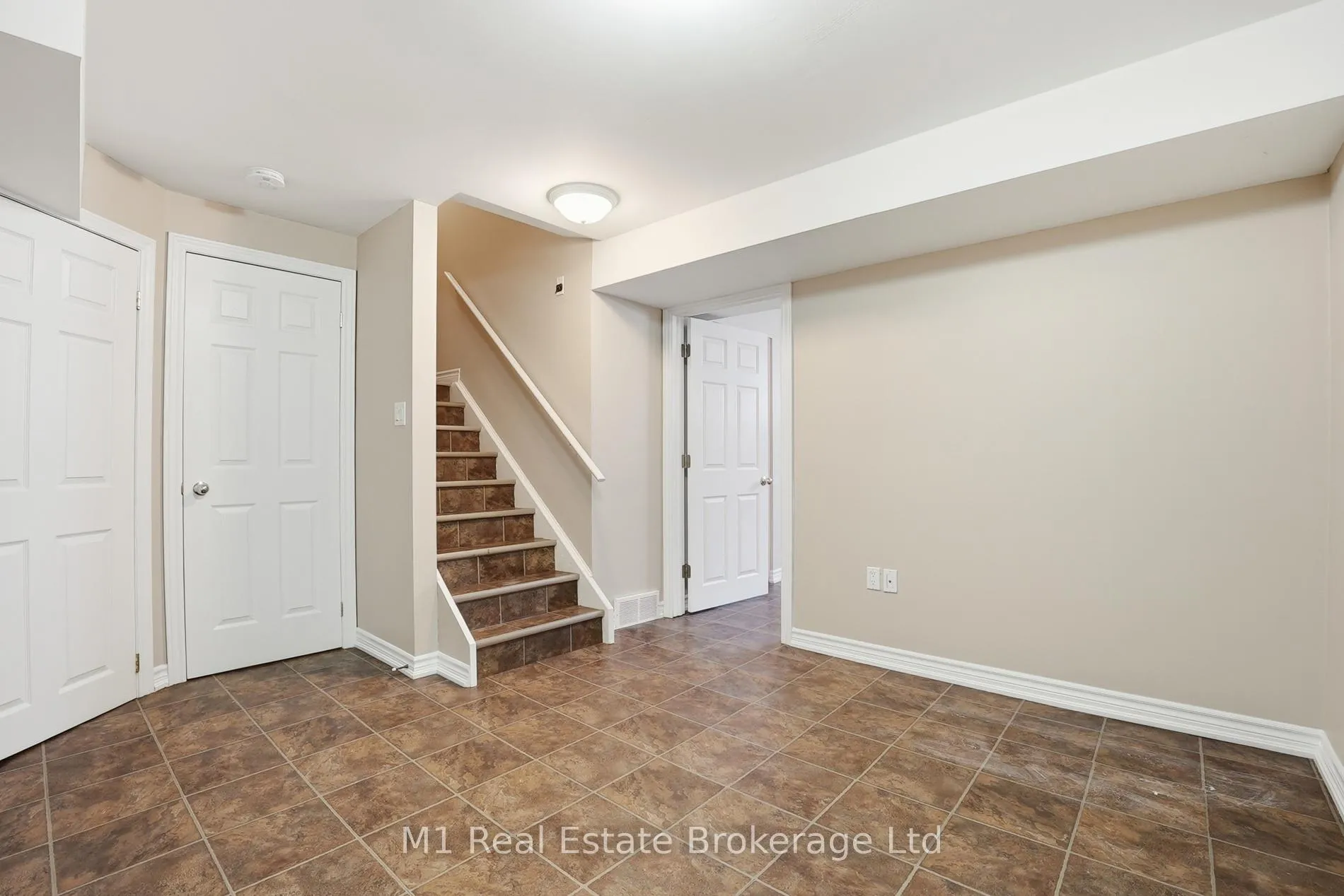 Photo 25 of 8 Ralston Drive, Guelph, Grange Road — HOMEH