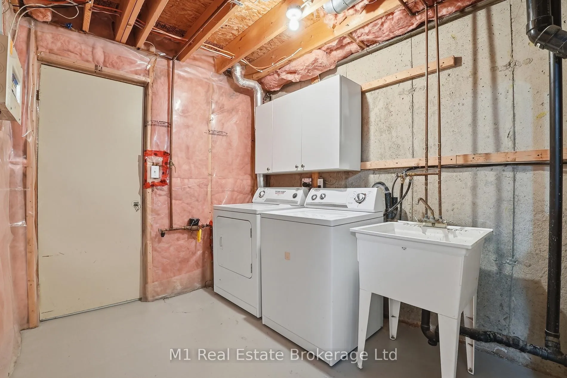Photo 30 of 8 Ralston Drive, Guelph, Grange Road — HOMEH