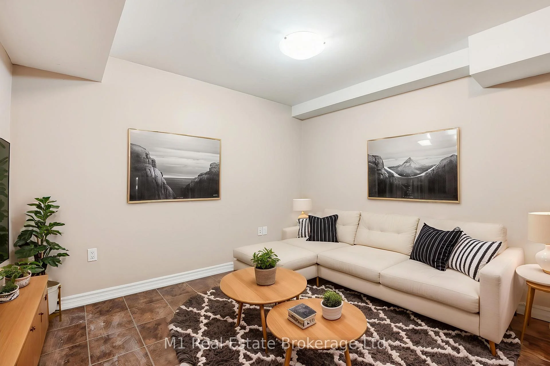 Photo 26 of 8 Ralston Drive, Guelph, Grange Road — HOMEH
