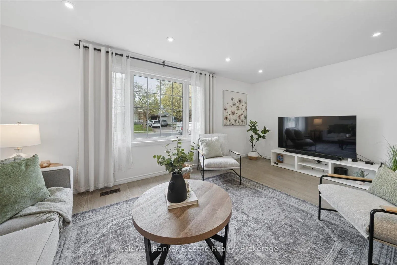 Photo 11 of 265 Sunset Boulevard, Peterborough, Northcrest Ward 5 — HOMEH