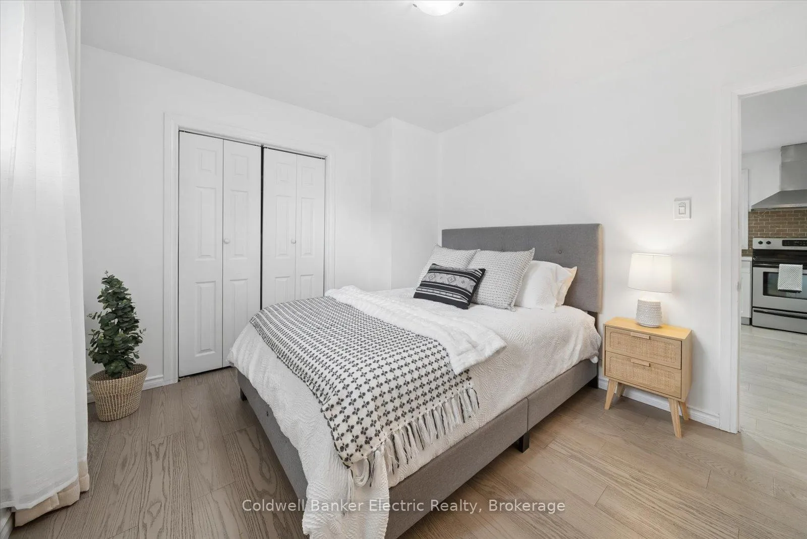 Photo 15 of 265 Sunset Boulevard, Peterborough, Northcrest Ward 5 — HOMEH