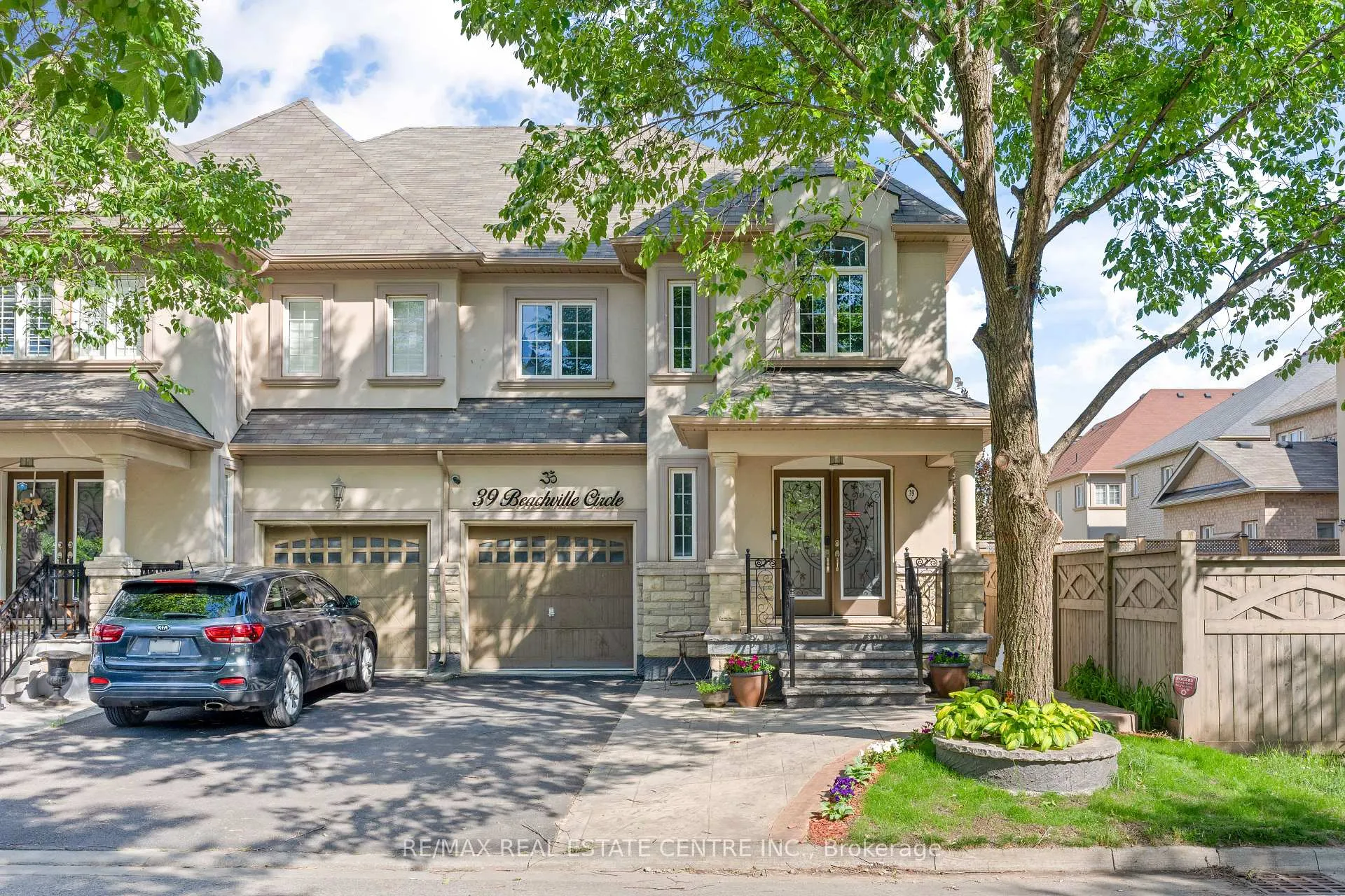 Photo 1 of 39 Beachville Circle, Brampton, Credit Valley — HOMEH