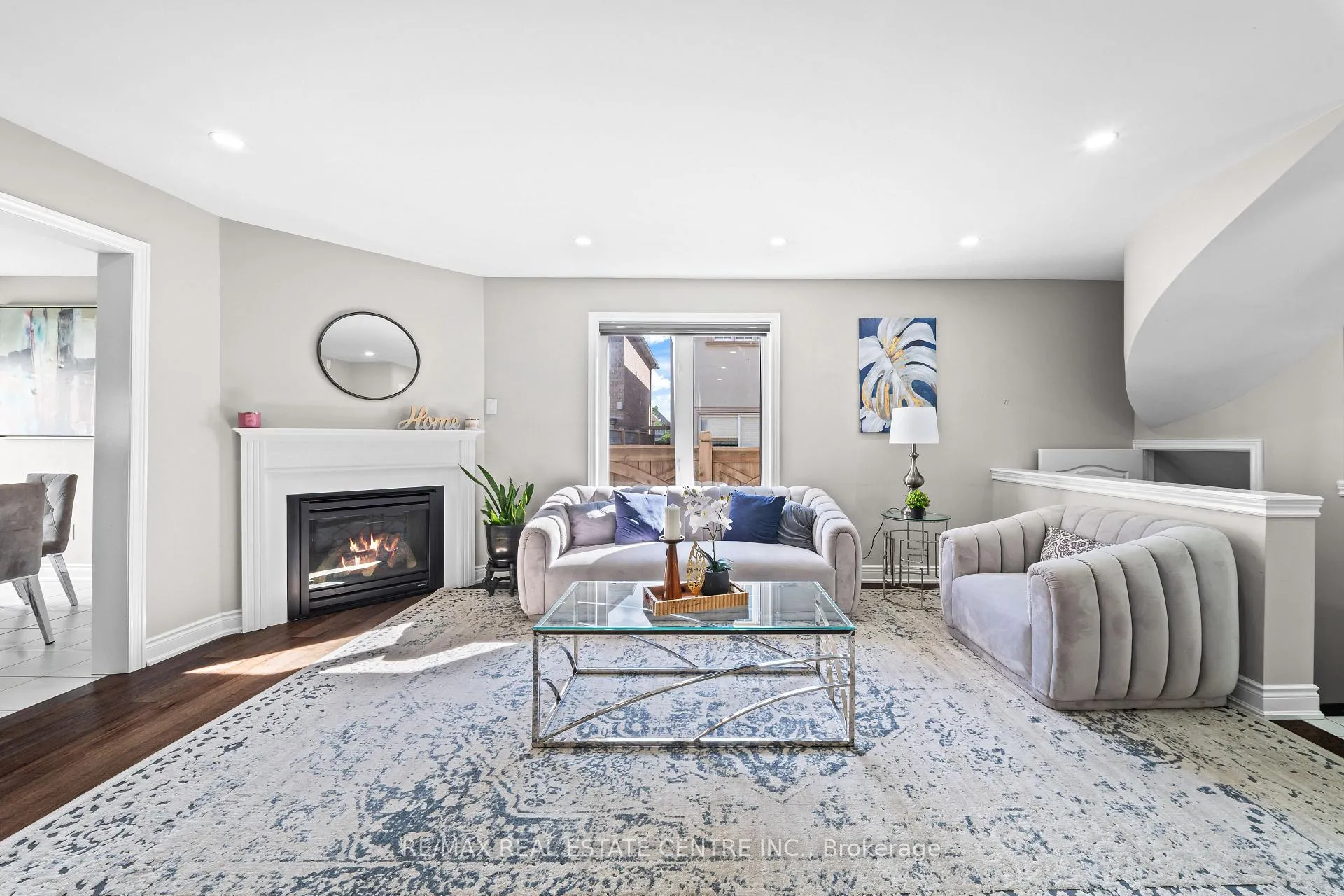 Photo 6 of 39 Beachville Circle, Brampton, Credit Valley — HOMEH