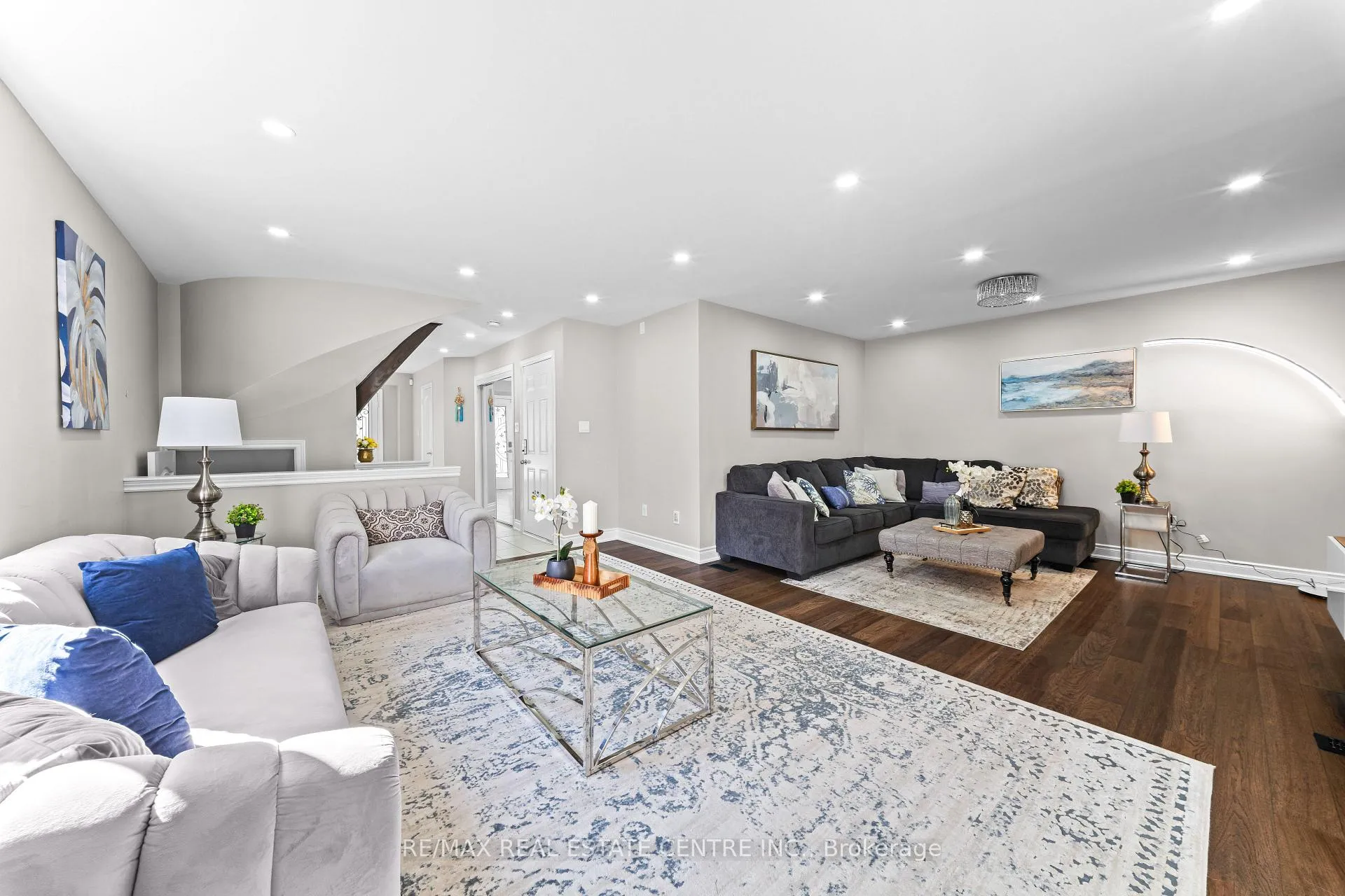 Photo 8 of 39 Beachville Circle, Brampton, Credit Valley — HOMEH