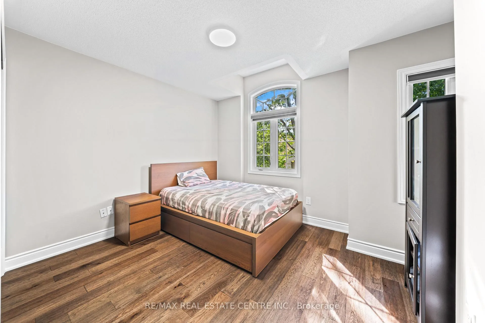 Photo 24 of 39 Beachville Circle, Brampton, Credit Valley — HOMEH
