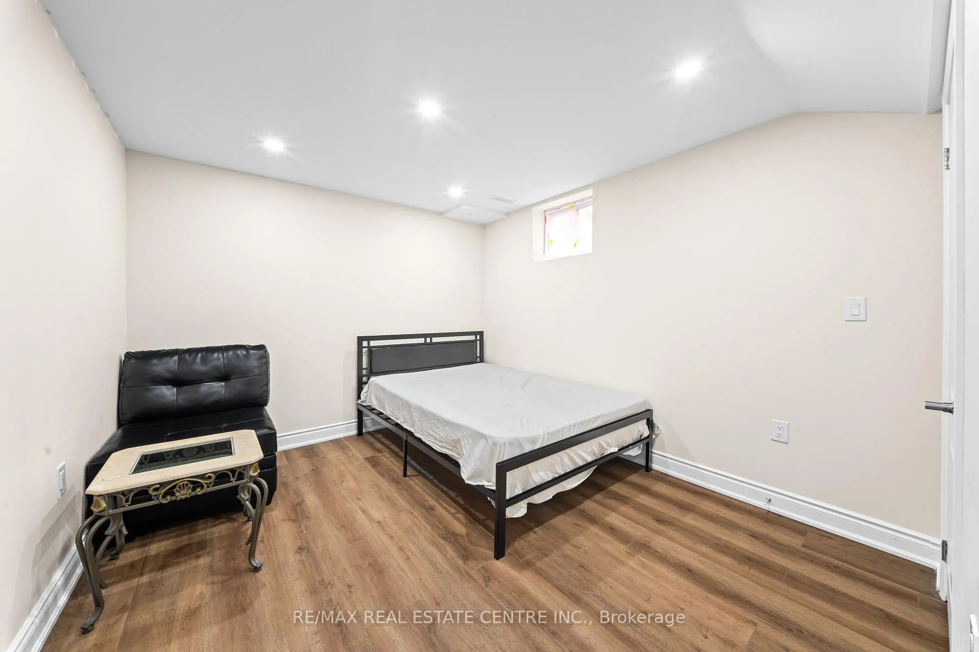 Photo 29 of 39 Beachville Circle, Brampton, Credit Valley — HOMEH
