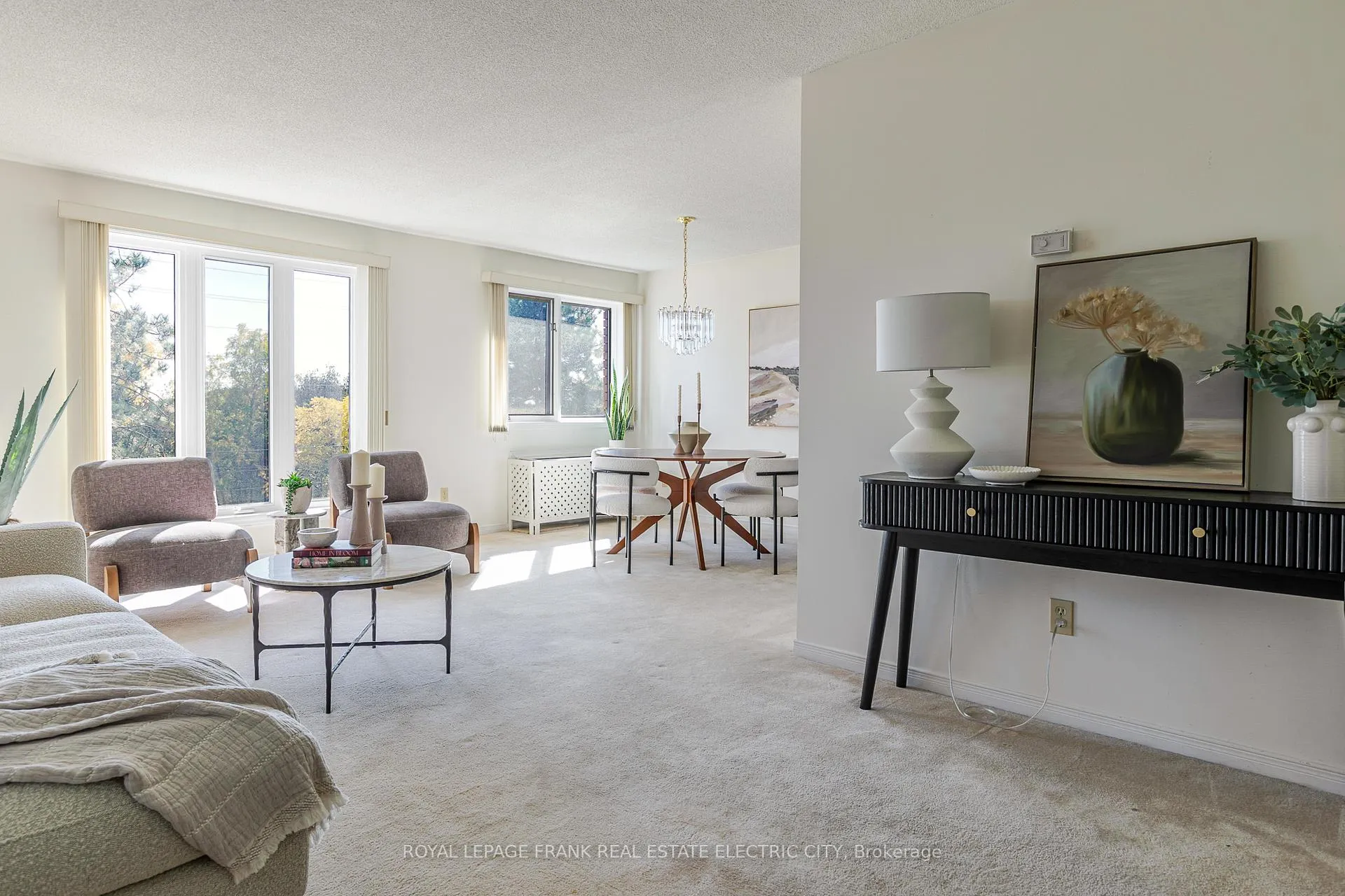 Photo 5 of Unit 30, 36 Champlain Crescent, Peterborough, Northcrest Ward 5 — HOMEH