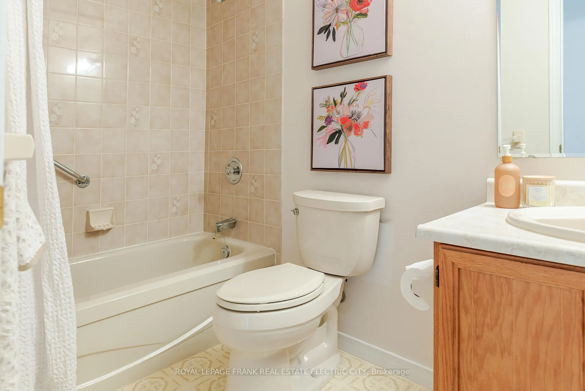 Photo 24 of Unit 30, 36 Champlain Crescent, Peterborough, Northcrest Ward 5 — HOMEH