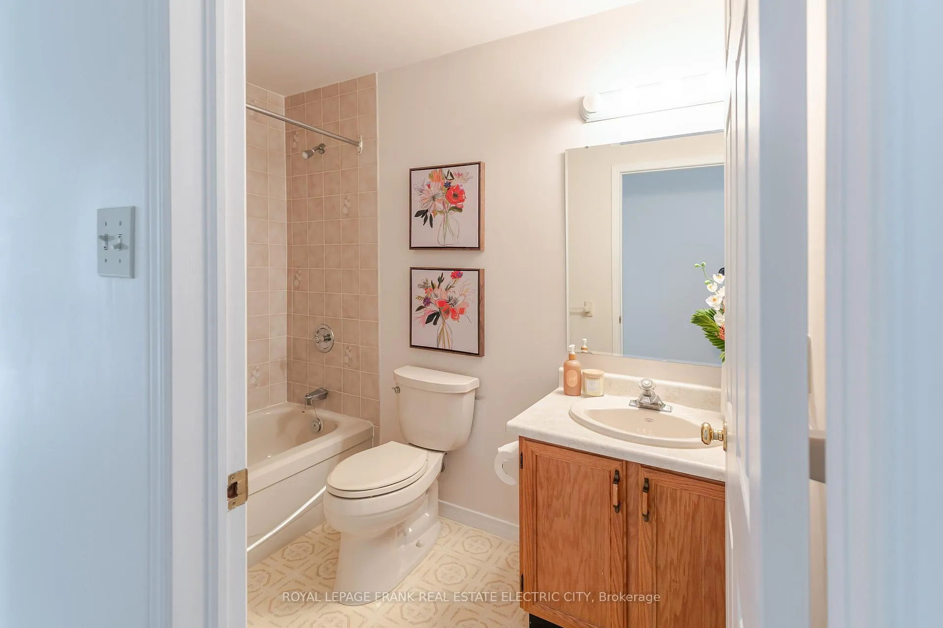 Photo 25 of Unit 30, 36 Champlain Crescent, Peterborough, Northcrest Ward 5 — HOMEH