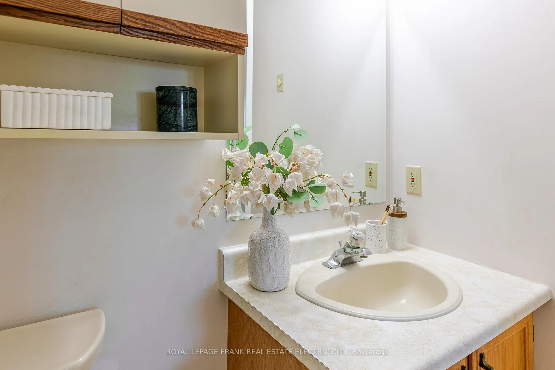 Photo 32 of Unit 30, 36 Champlain Crescent, Peterborough, Northcrest Ward 5 — HOMEH