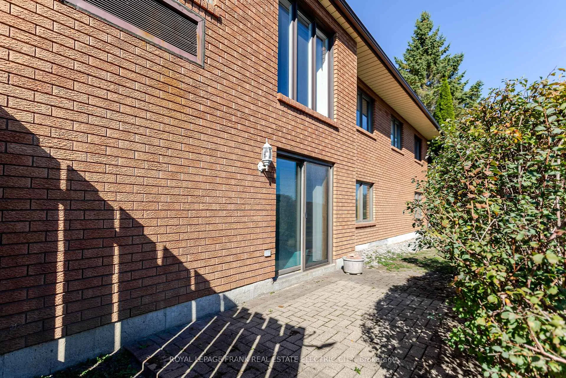 Photo 48 of Unit 30, 36 Champlain Crescent, Peterborough, Northcrest Ward 5 — HOMEH