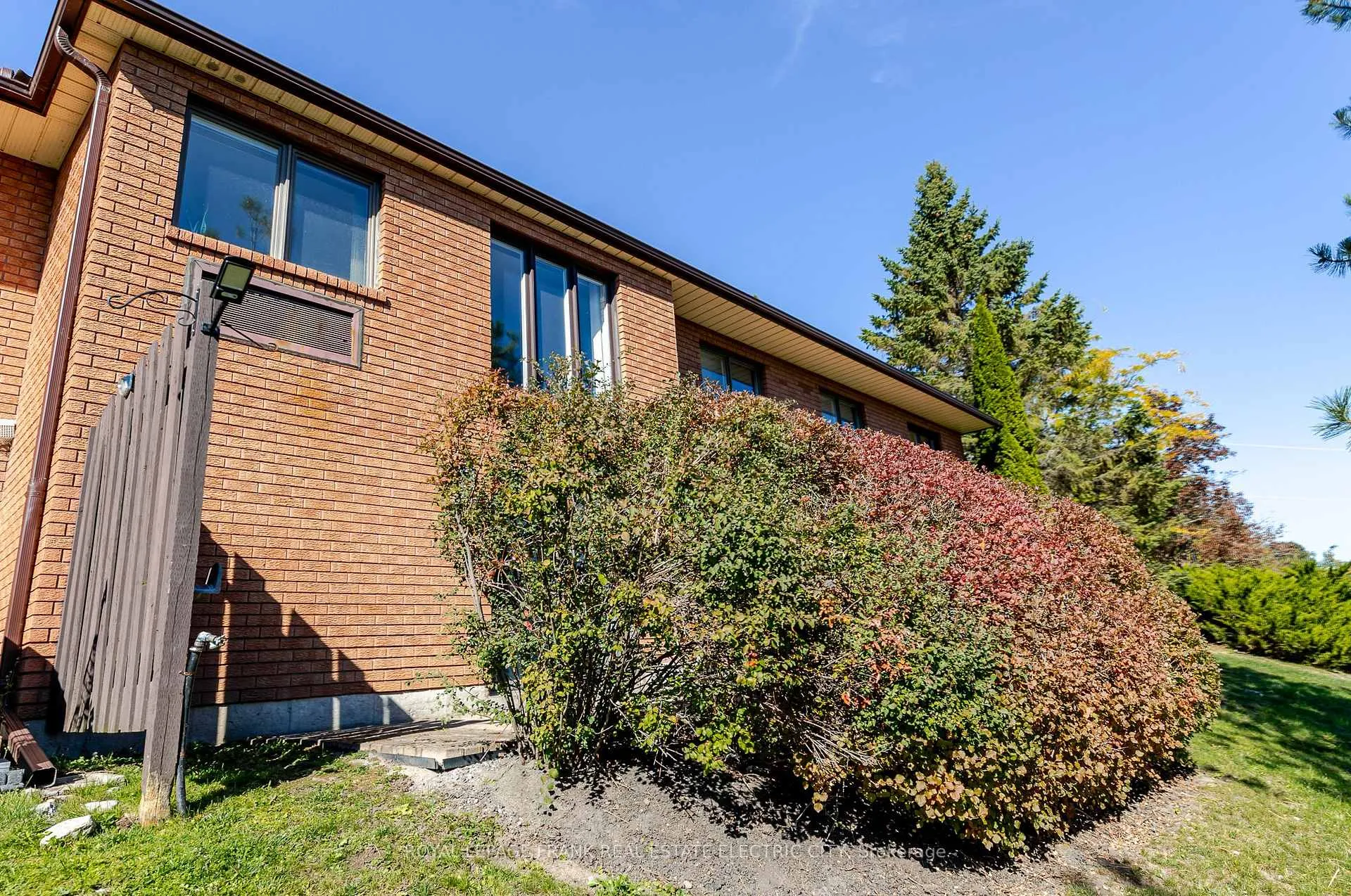 Photo 49 of Unit 30, 36 Champlain Crescent, Peterborough, Northcrest Ward 5 — HOMEH
