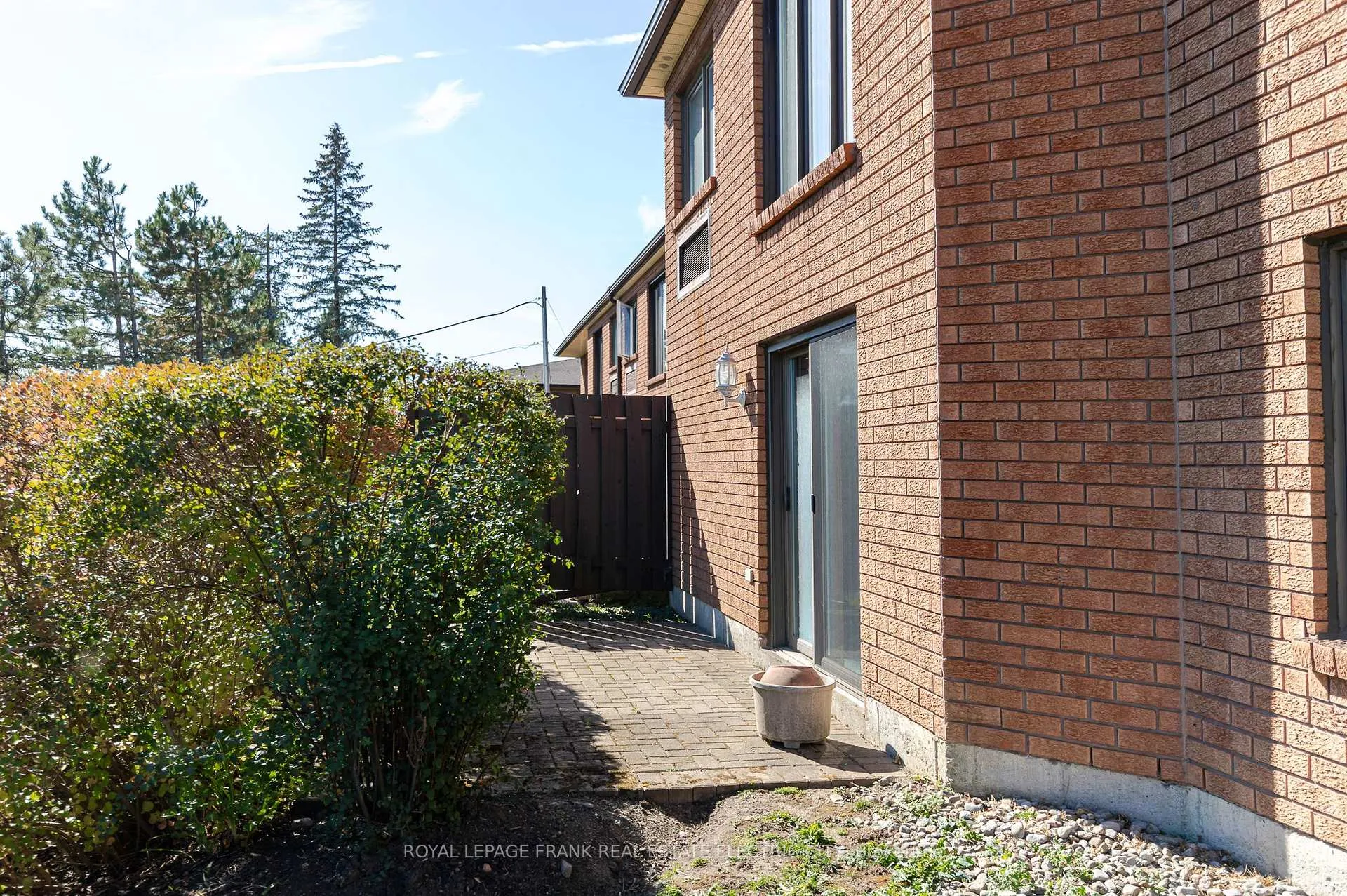 Photo 50 of Unit 30, 36 Champlain Crescent, Peterborough, Northcrest Ward 5 — HOMEH