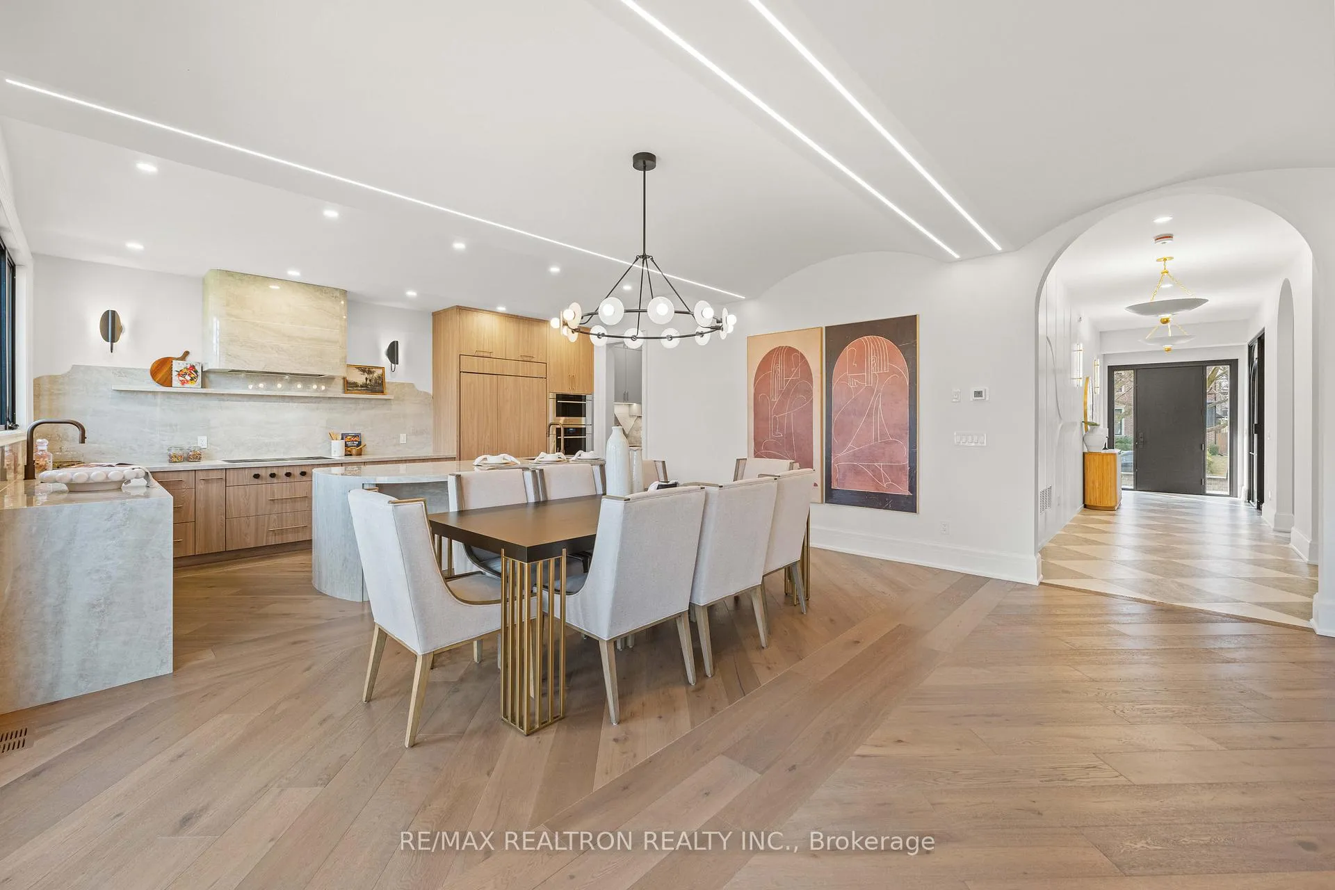 Photo 9 of 38 Ridgevale Drive, Toronto, Englemount-Lawrence — HOMEH