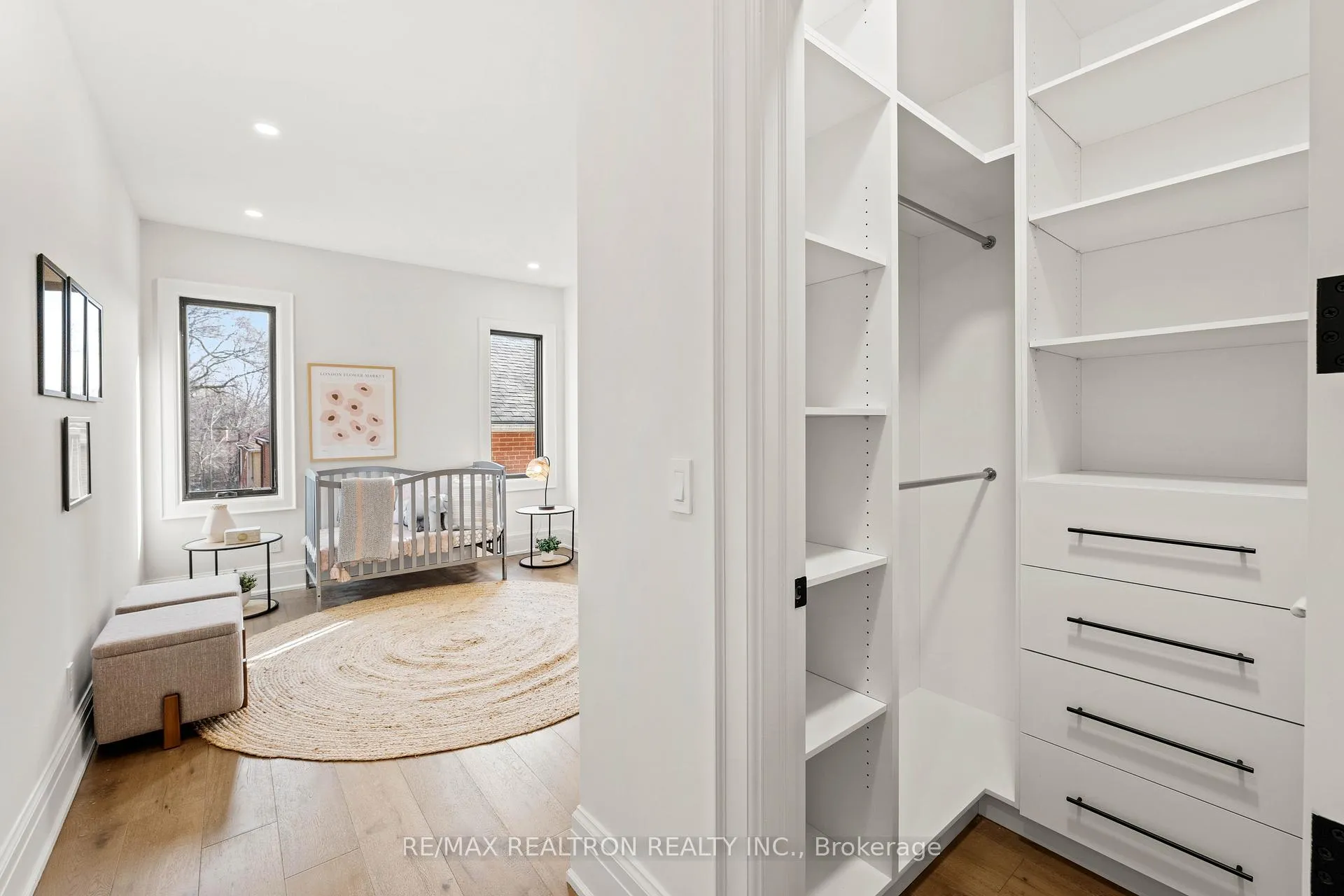 Photo 23 of 38 Ridgevale Drive, Toronto, Englemount-Lawrence — HOMEH