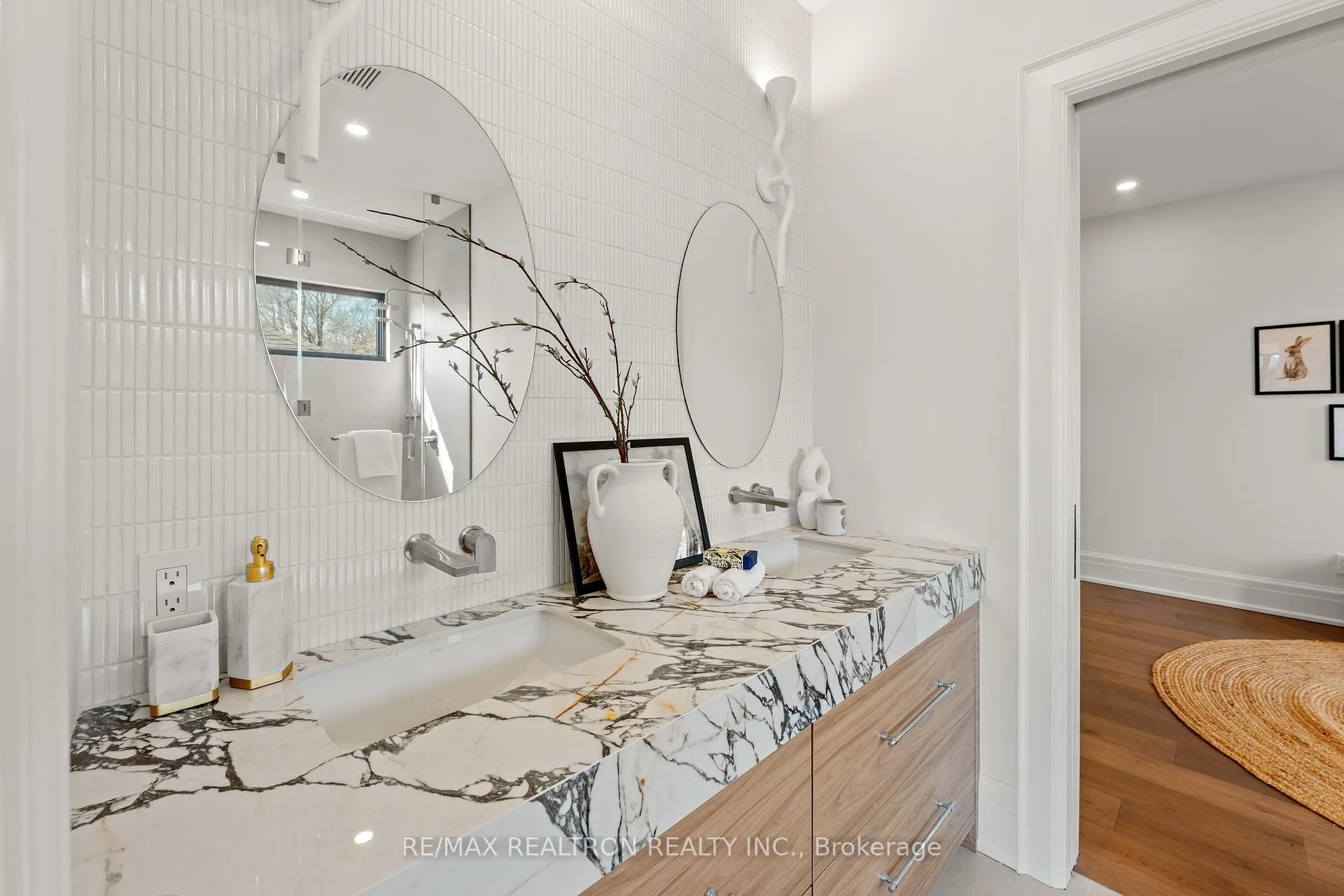 Photo 25 of 38 Ridgevale Drive, Toronto, Englemount-Lawrence — HOMEH