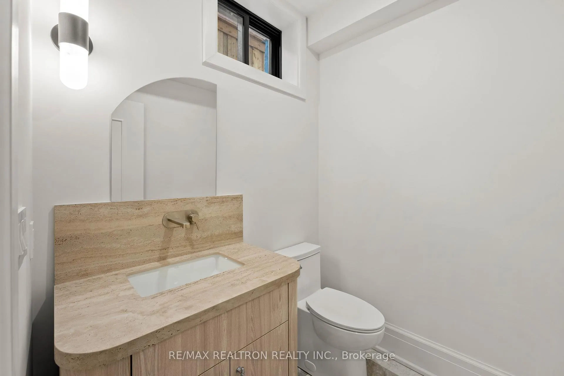 Photo 29 of 38 Ridgevale Drive, Toronto, Englemount-Lawrence — HOMEH