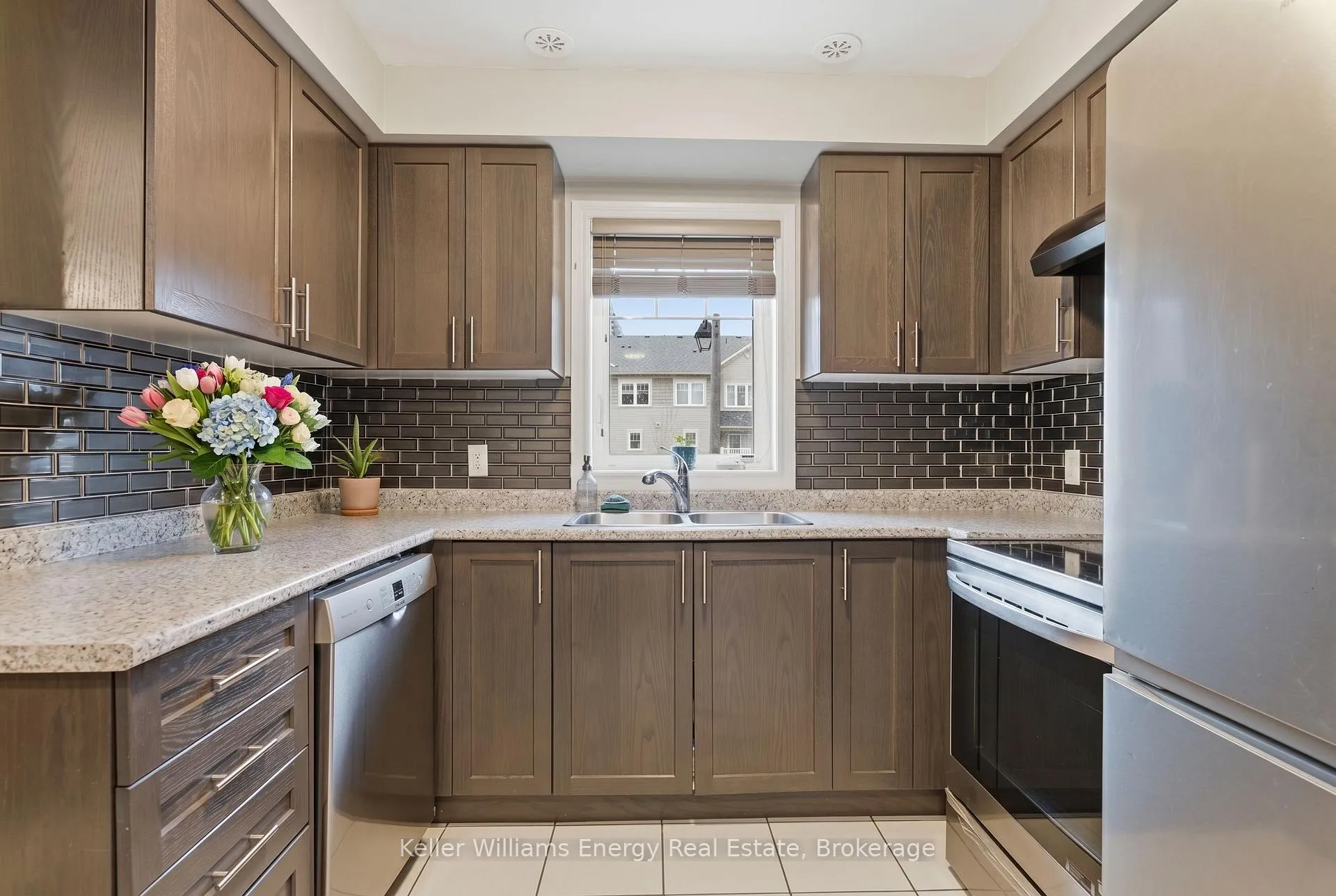 Photo 3 of 67 Tabaret Crescent, Oshawa, Windfields — HOMEH