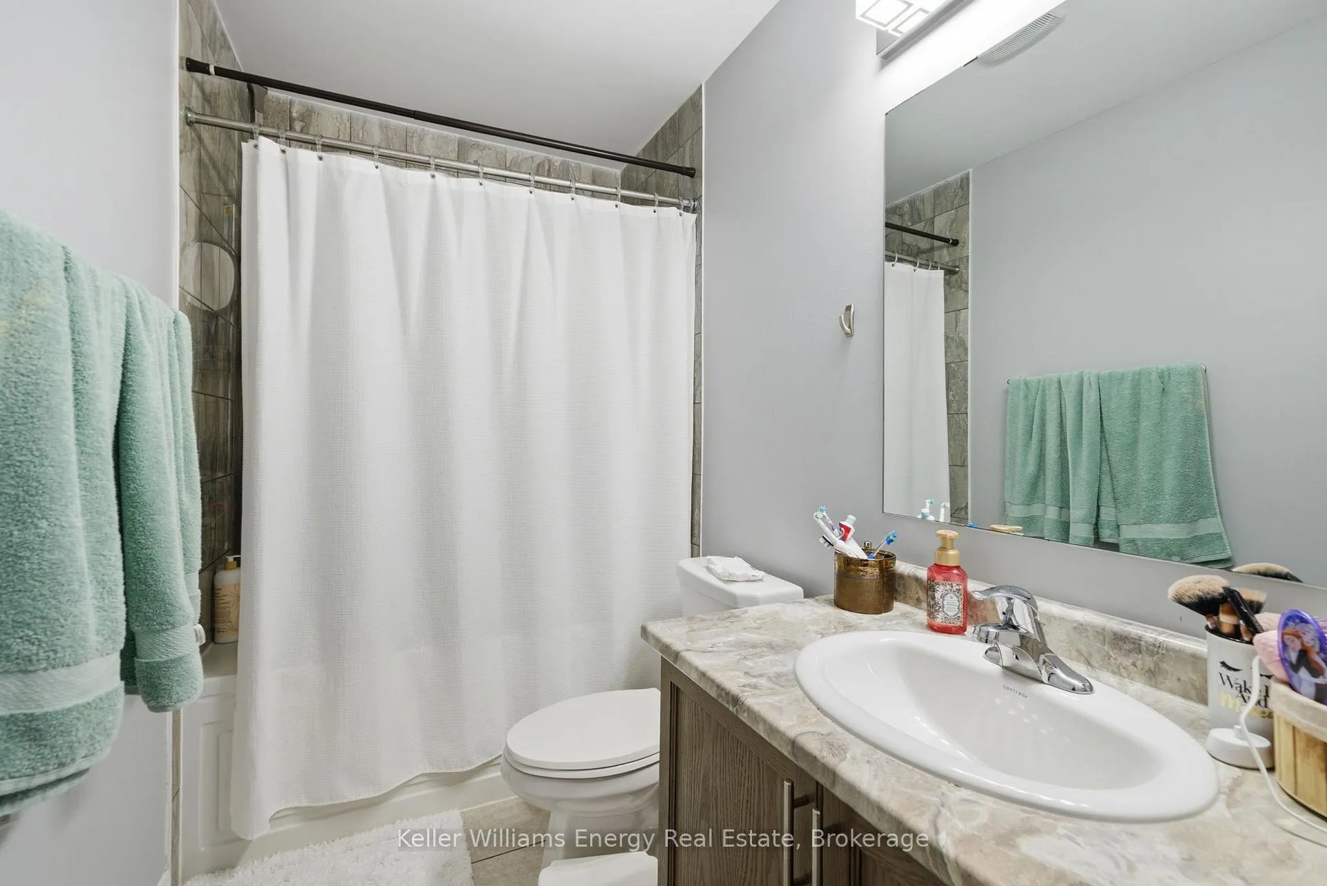 Photo 13 of 67 Tabaret Crescent, Oshawa, Windfields — HOMEH