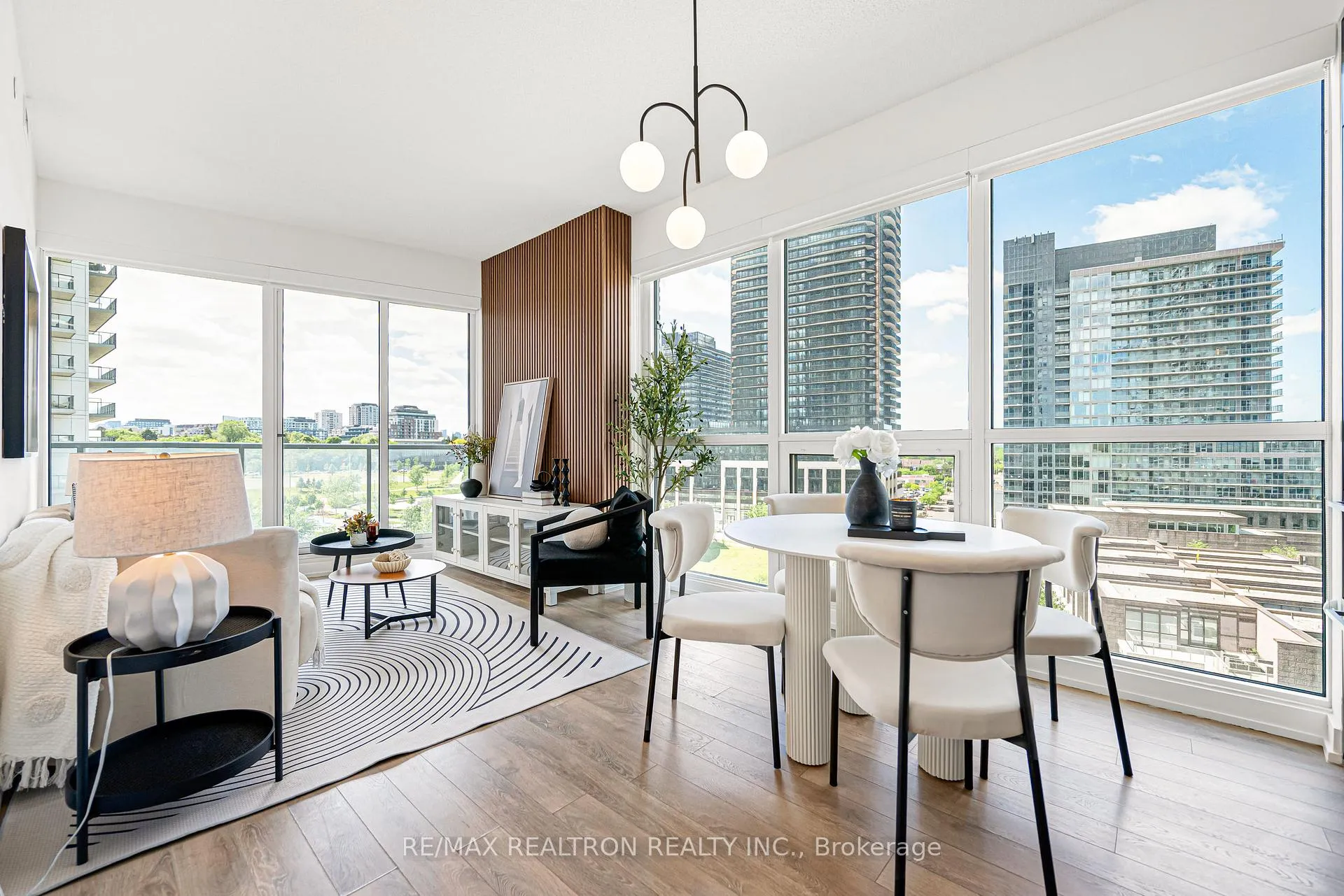 Photo 8 of Unit 703, 115 Mcmahon Drive, North York, Bayview Village — HOMEH