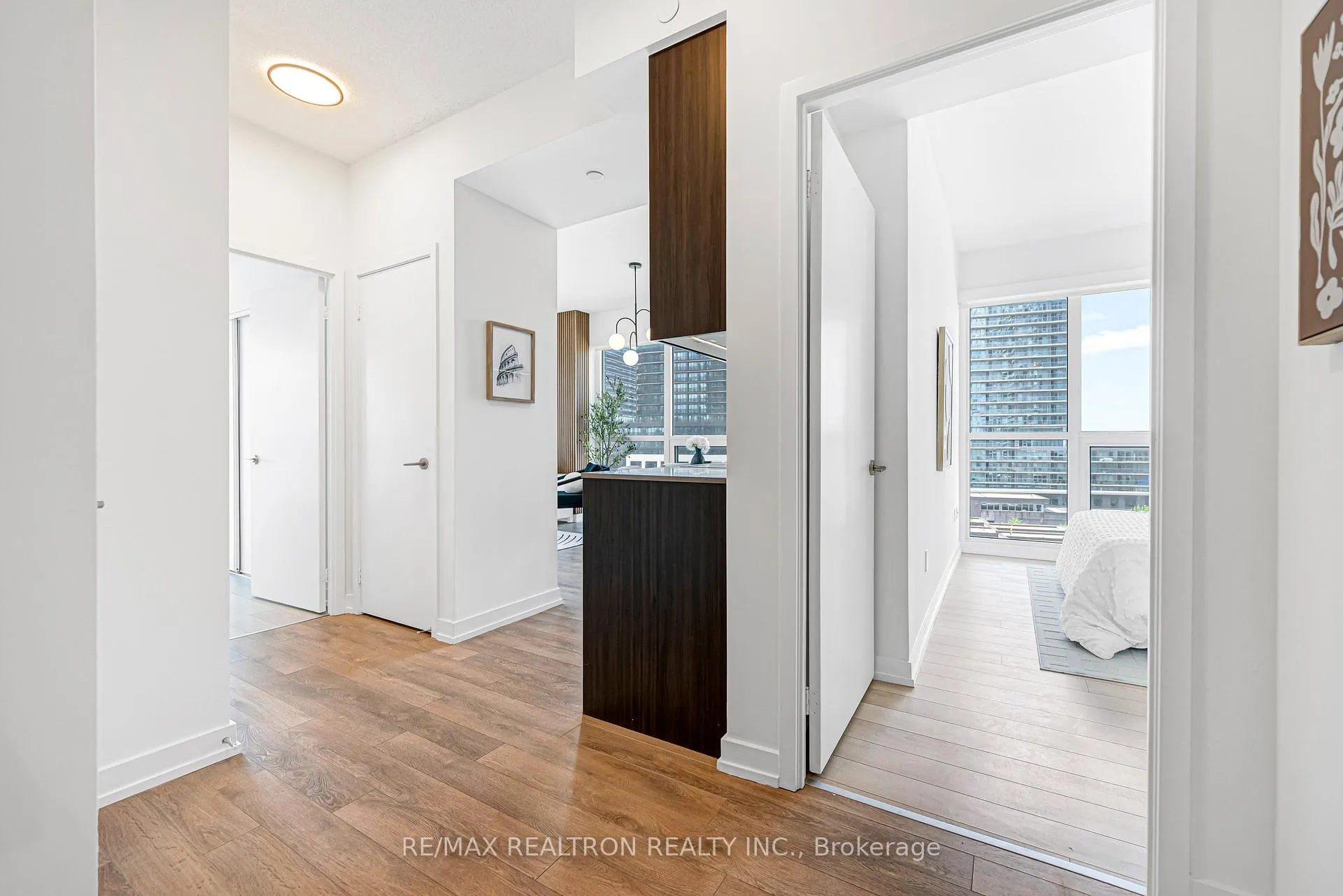 Photo 10 of Unit 703, 115 Mcmahon Drive, North York, Bayview Village — HOMEH