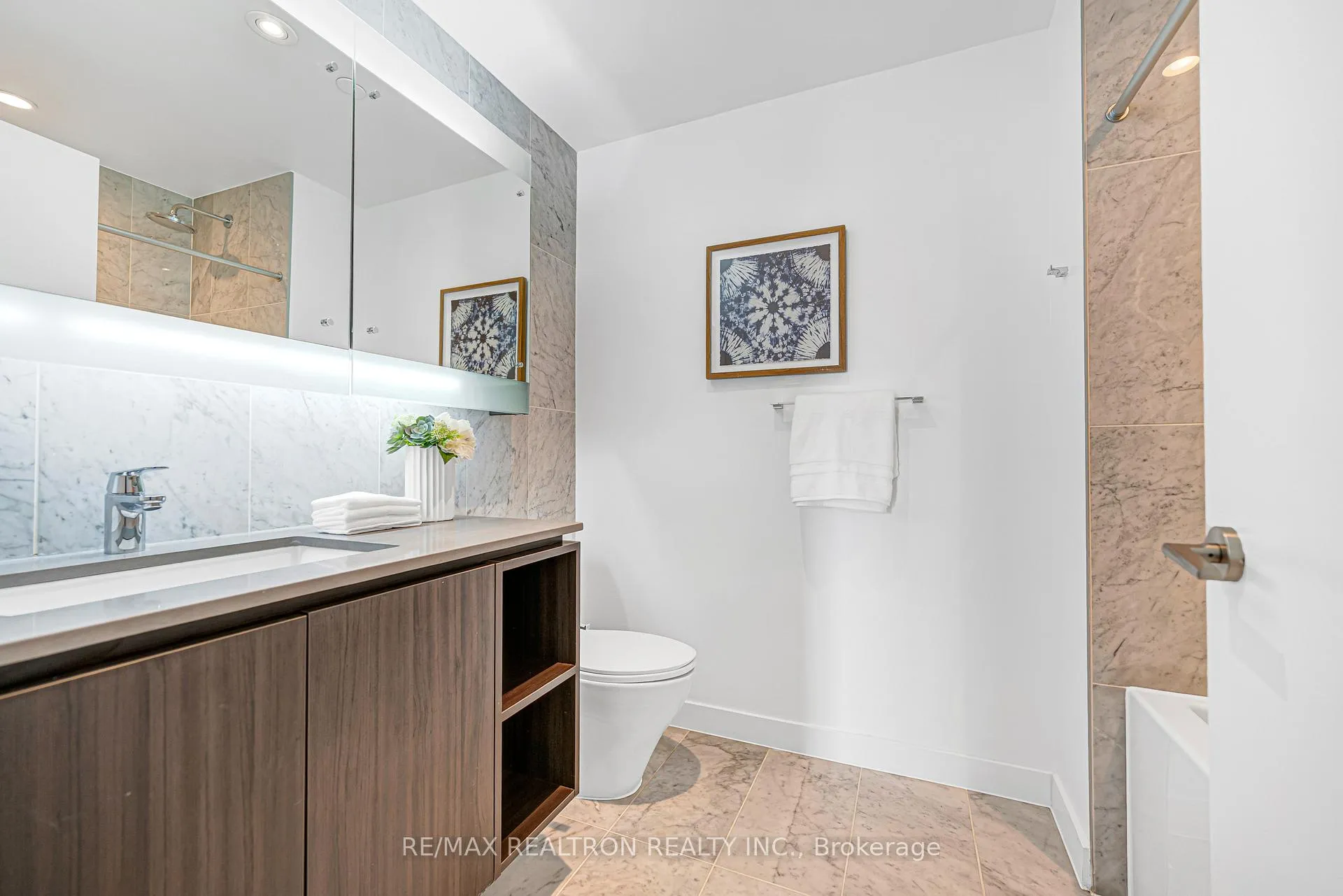 Photo 12 of Unit 703, 115 Mcmahon Drive, North York, Bayview Village — HOMEH