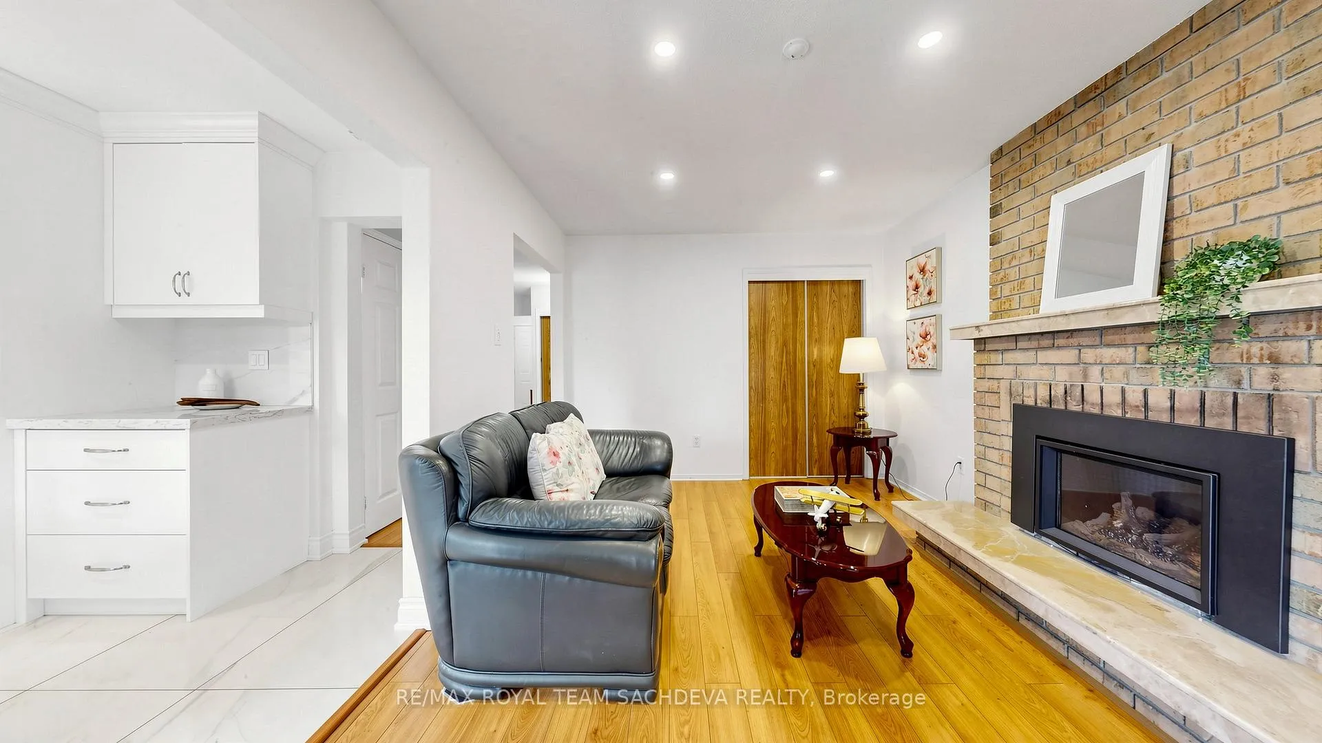 Photo 11 of 44 Calverley Trail, Scarborough, Highland Creek — HOMEH