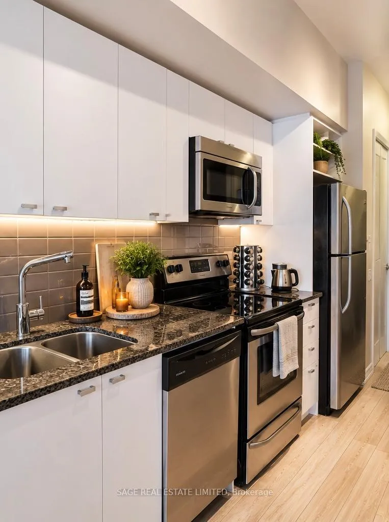 Photo 4 of Unit 2712, 105 The Queensway, Toronto, High Park-Swansea — HOMEH