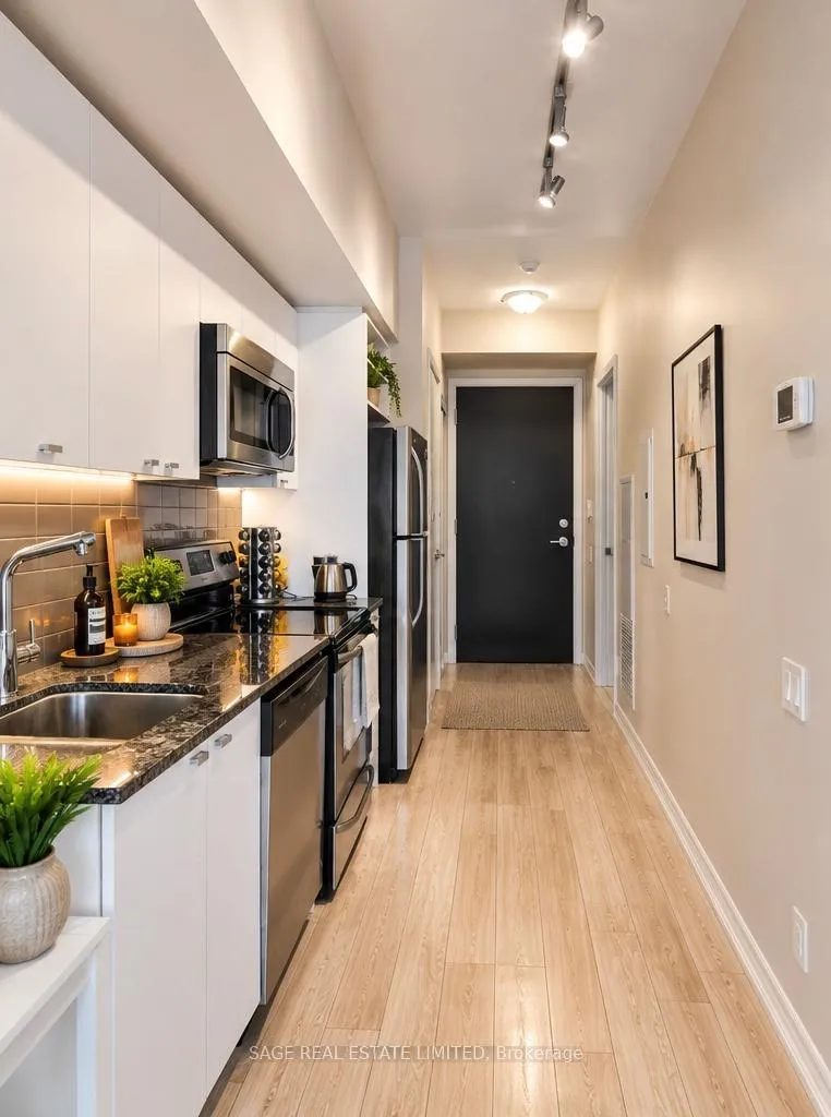 Photo 5 of Unit 2712, 105 The Queensway, Toronto, High Park-Swansea — HOMEH