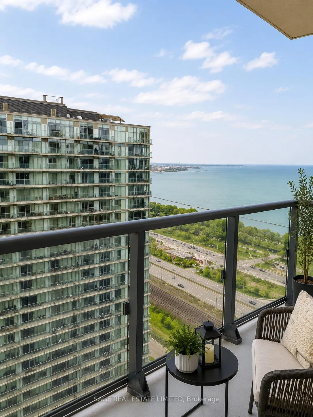 Photo 8 of Unit 2712, 105 The Queensway, Toronto, High Park-Swansea — HOMEH