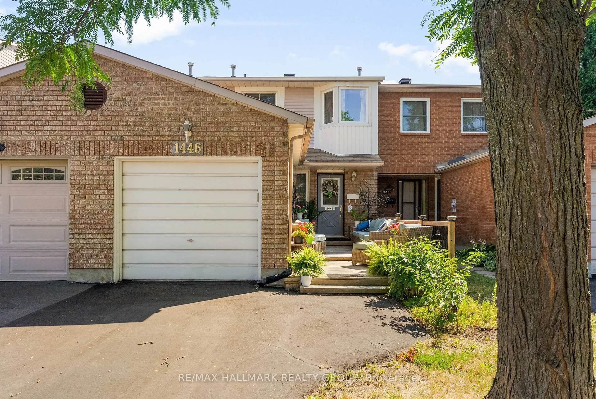 Front of 1446 Deavy Way