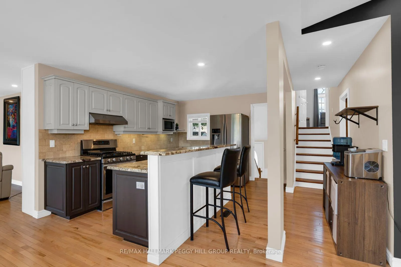 Photo 5 of 72 Creighton Street, Ramara, Atherley — HOMEH