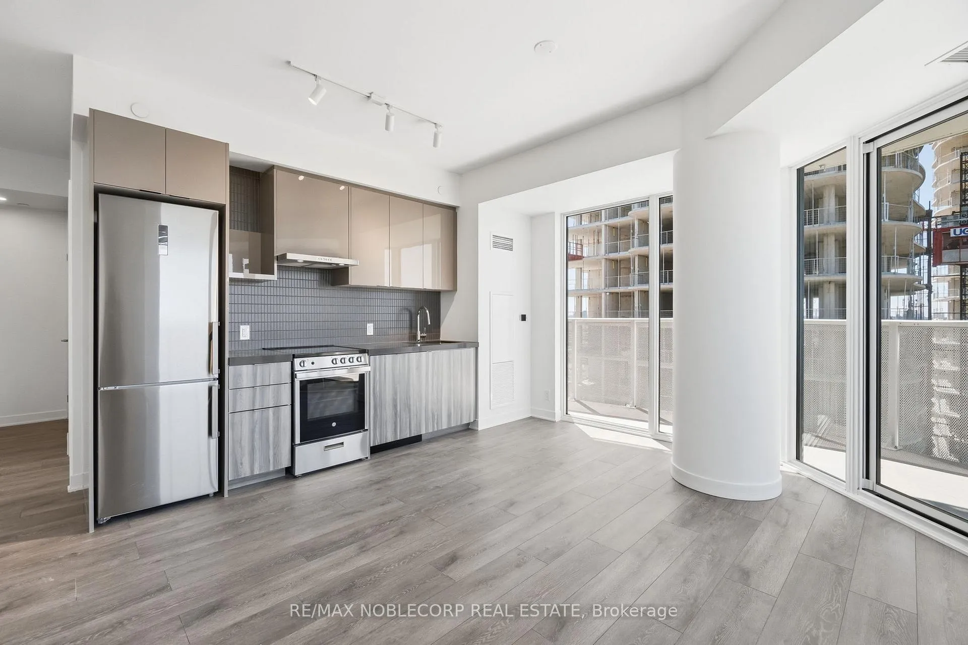 Photo 6 of Unit 1414, 6 Flavelle Trail, Vaughan, Vaughan Grove — HOMEH