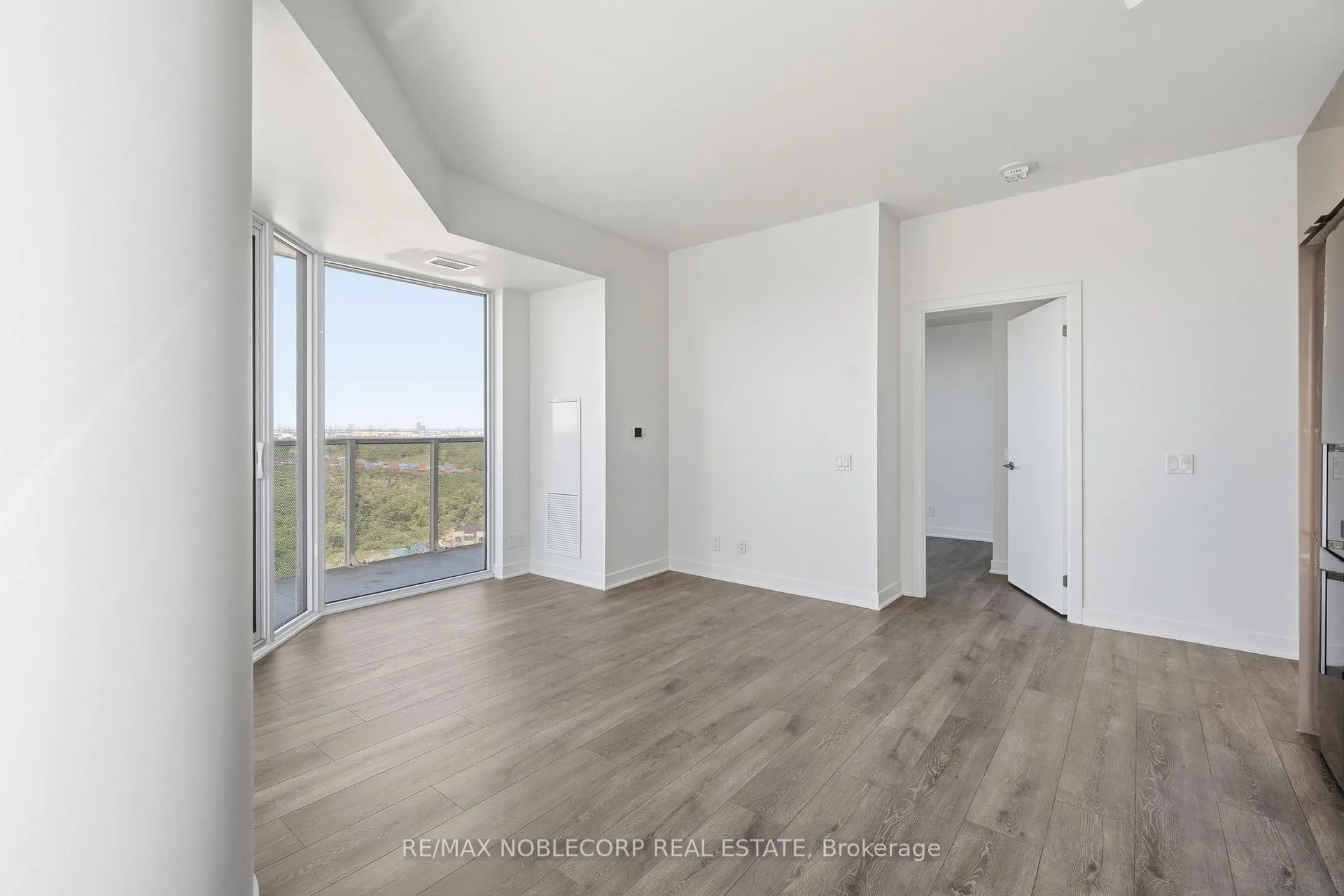Photo 8 of Unit 1414, 6 Flavelle Trail, Vaughan, Vaughan Grove — HOMEH