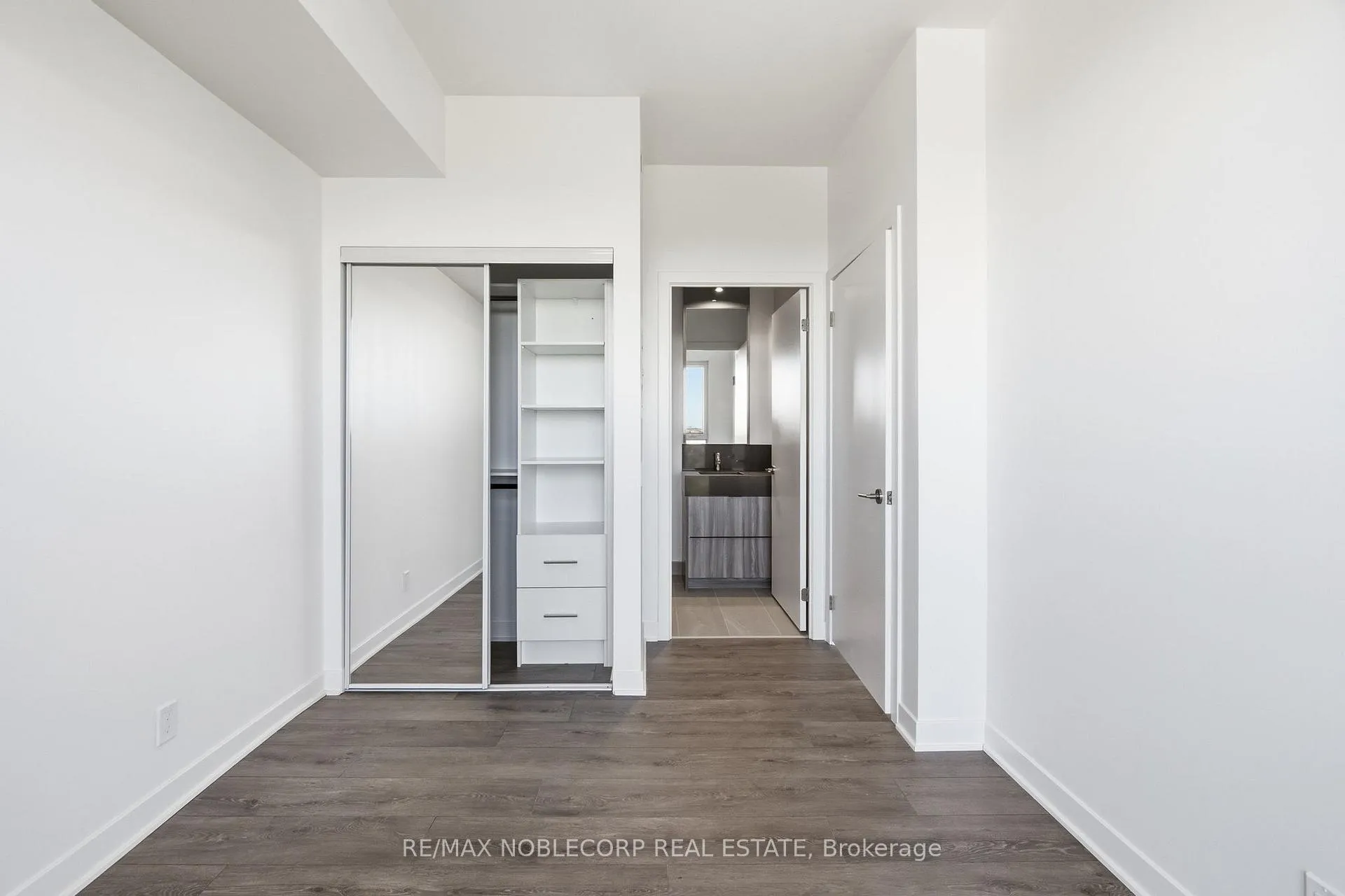 Photo 11 of Unit 1414, 6 Flavelle Trail, Vaughan, Vaughan Grove — HOMEH