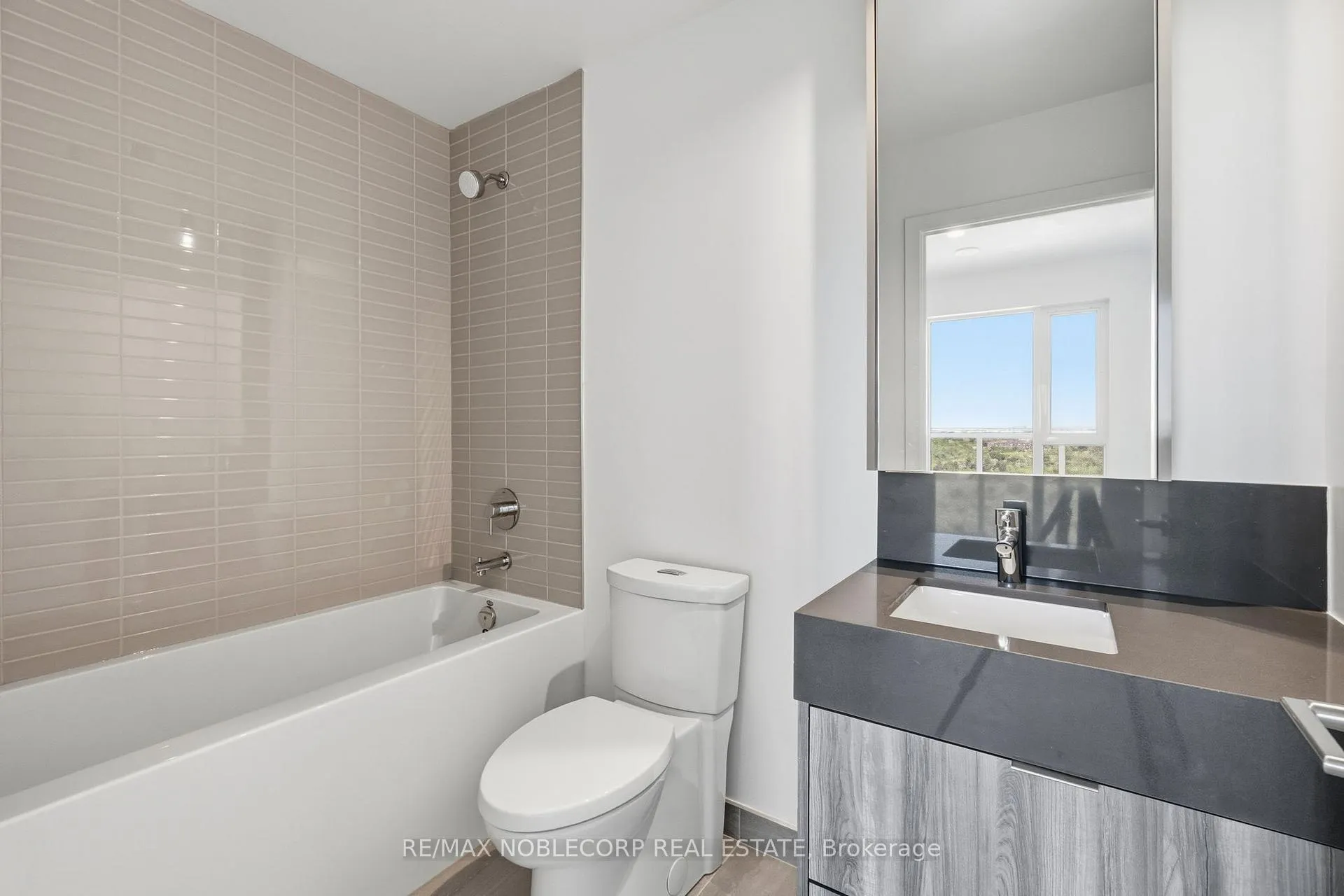 Photo 12 of Unit 1414, 6 Flavelle Trail, Vaughan, Vaughan Grove — HOMEH