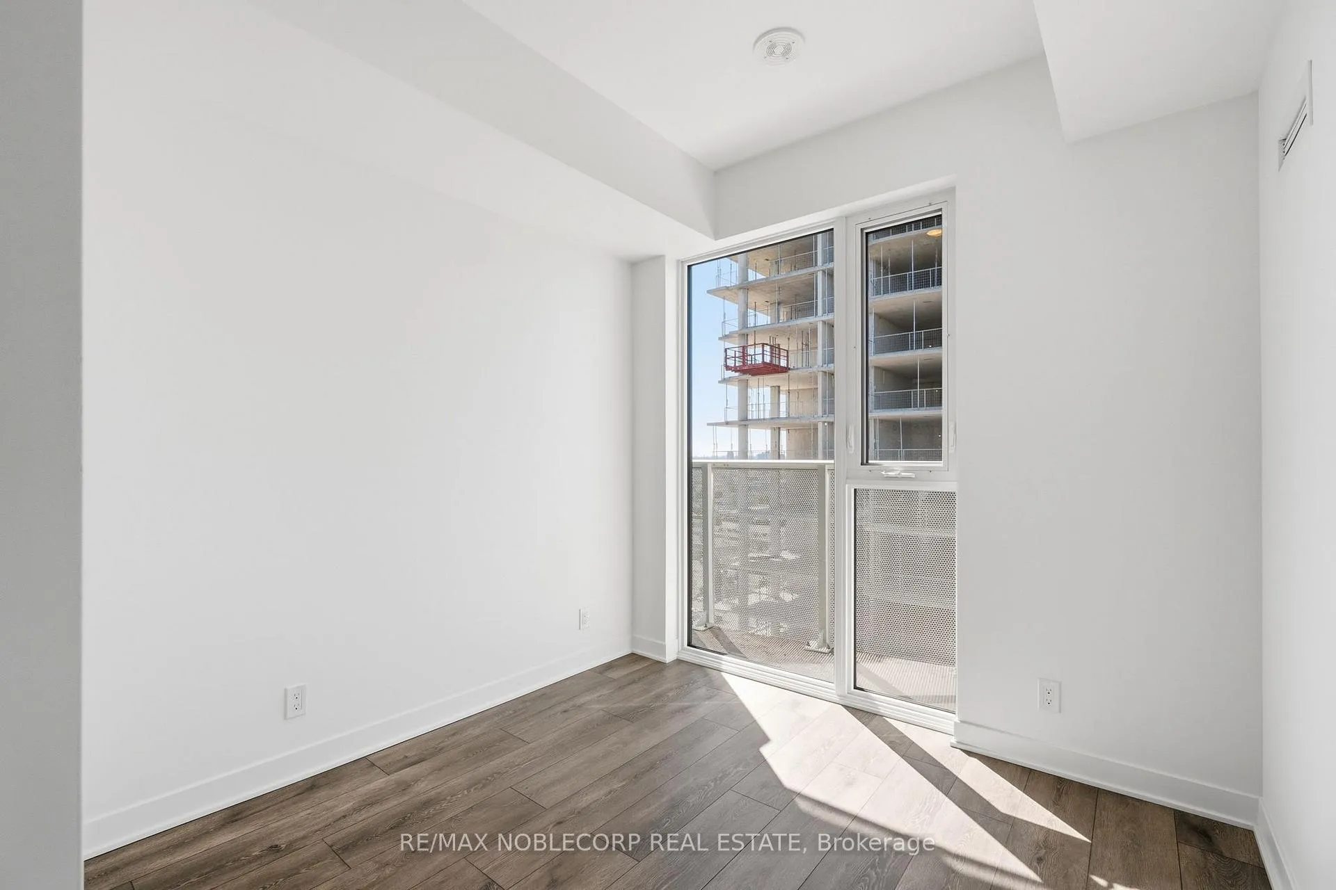 Photo 13 of Unit 1414, 6 Flavelle Trail, Vaughan, Vaughan Grove — HOMEH