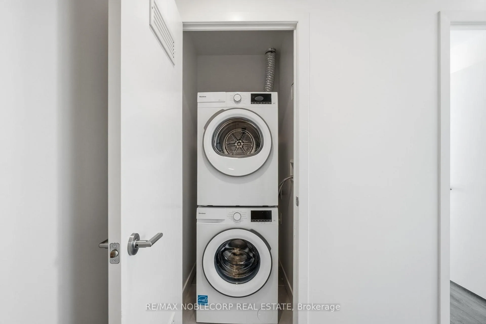 Photo 15 of Unit 1414, 6 Flavelle Trail, Vaughan, Vaughan Grove — HOMEH