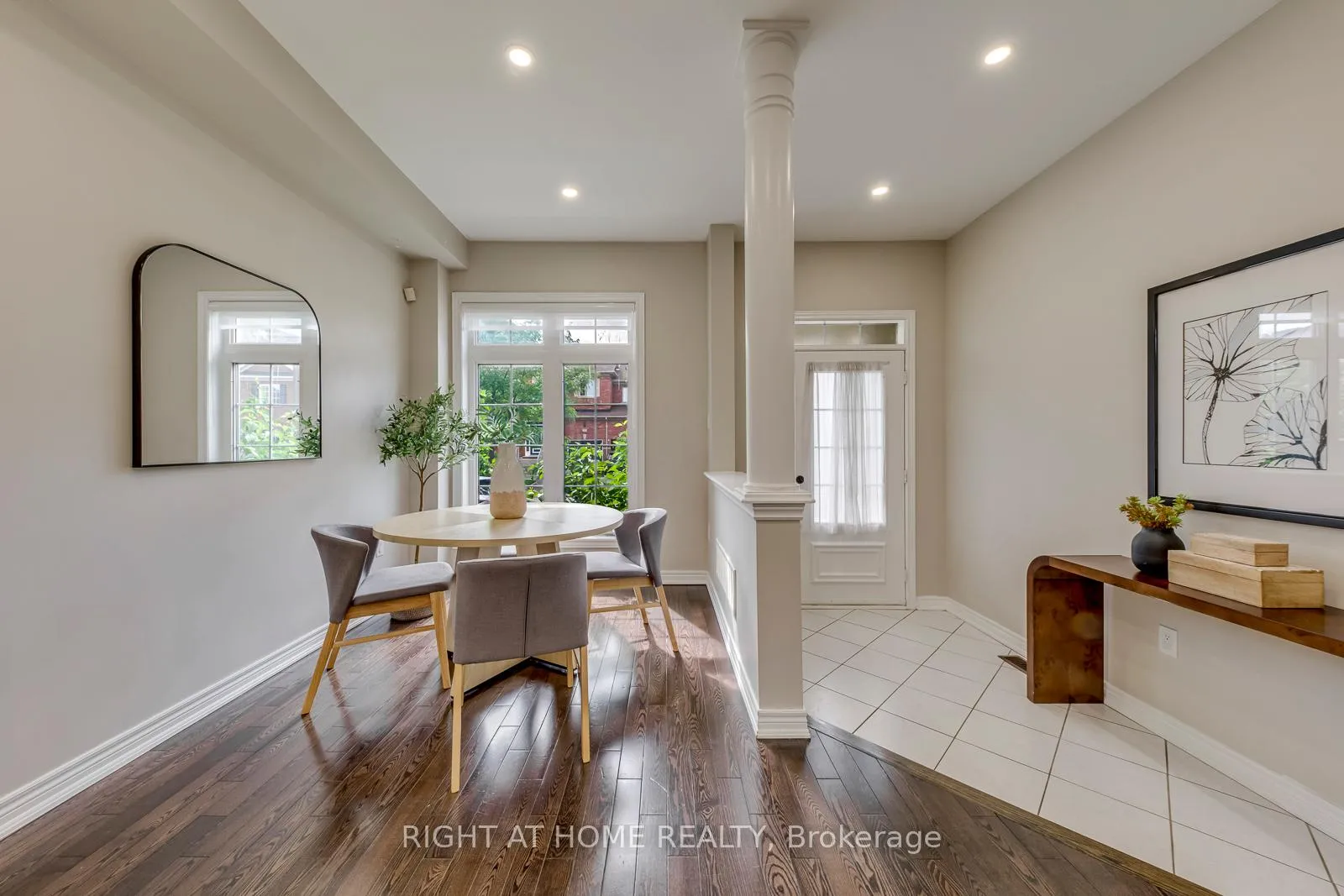 Photo 3 of 135 Holmes Crescent, Milton, Scott — HOMEH