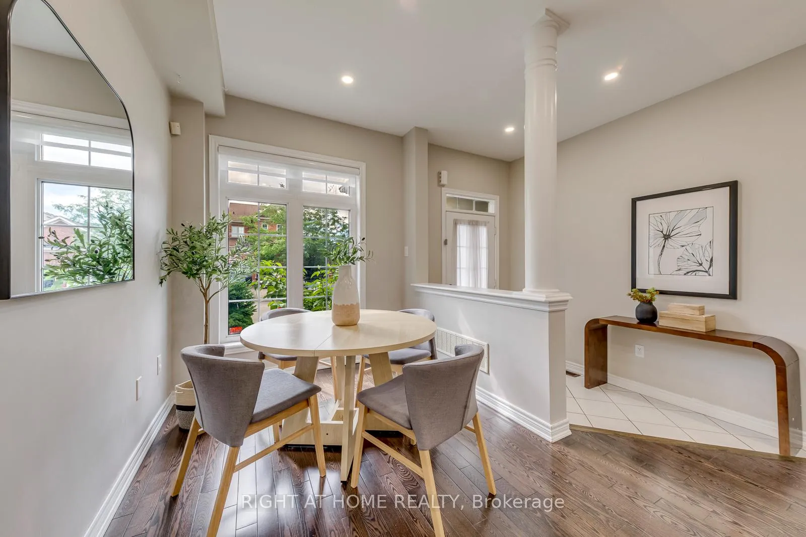 Photo 5 of 135 Holmes Crescent, Milton, Scott — HOMEH