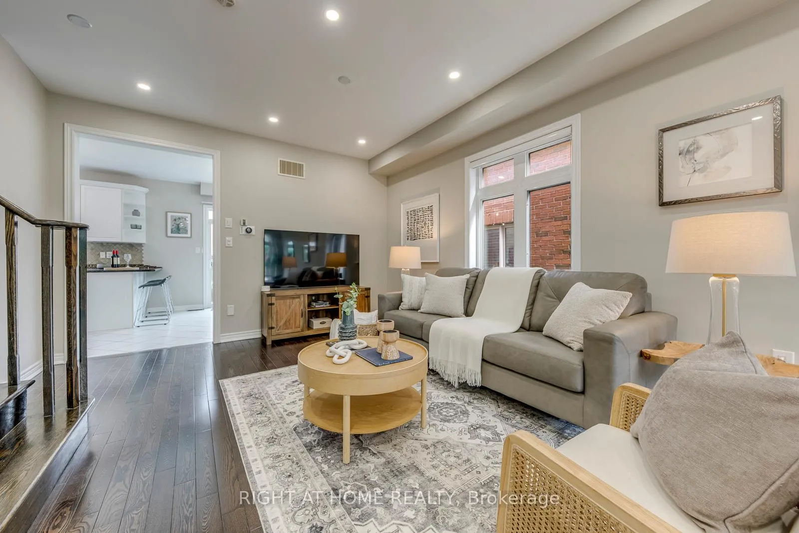 Photo 7 of 135 Holmes Crescent, Milton, Scott — HOMEH