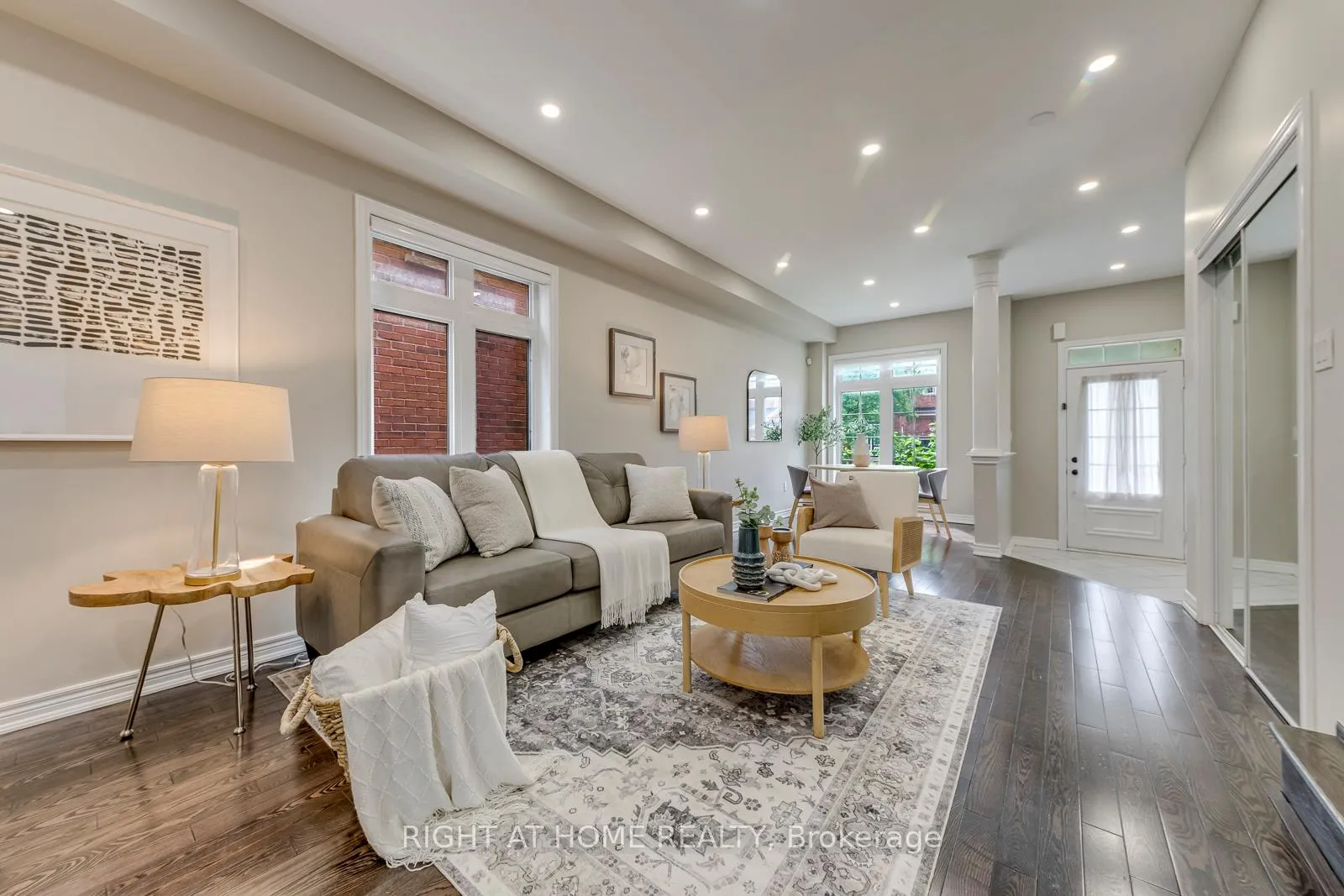 Photo 9 of 135 Holmes Crescent, Milton, Scott — HOMEH