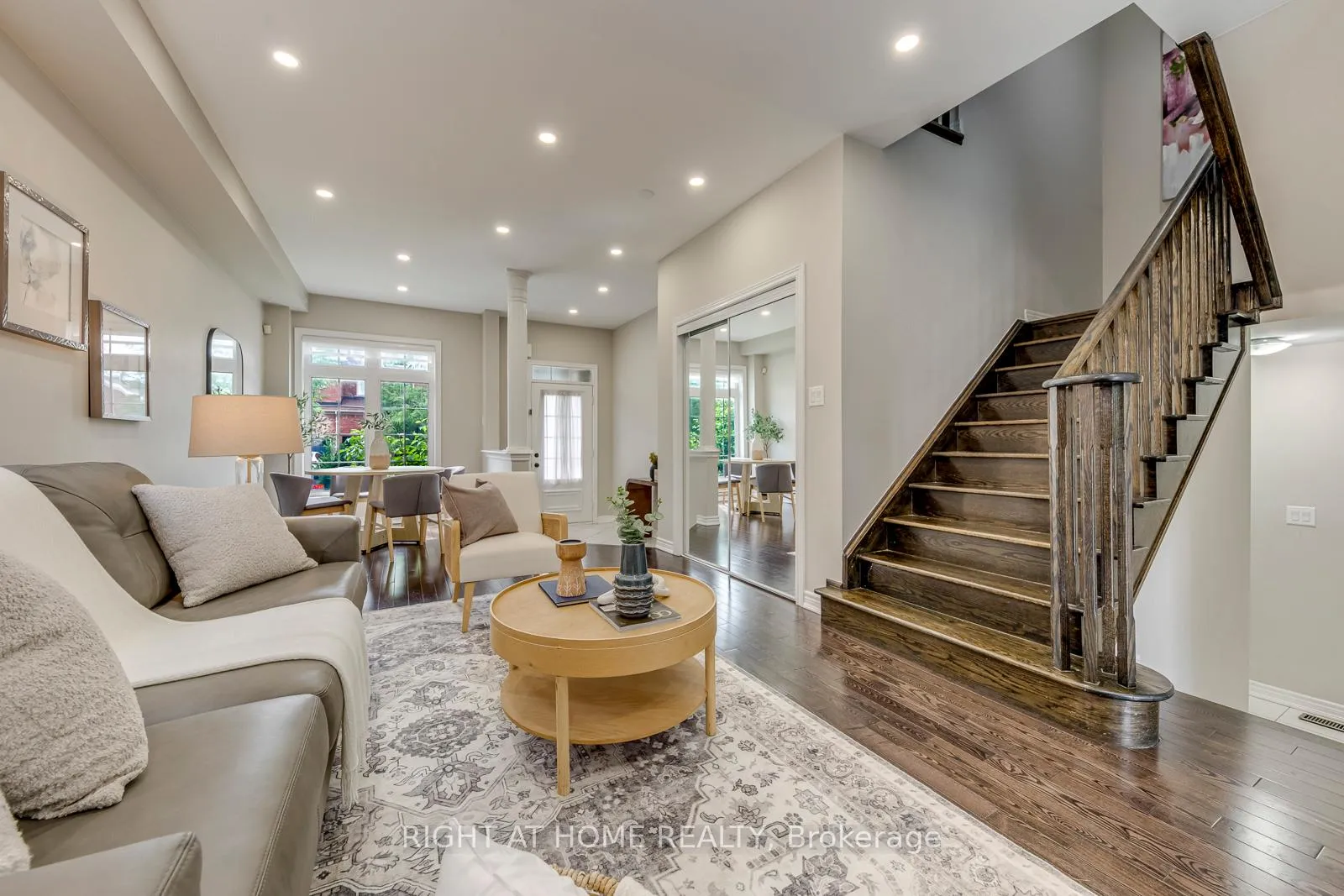 Photo 11 of 135 Holmes Crescent, Milton, Scott — HOMEH