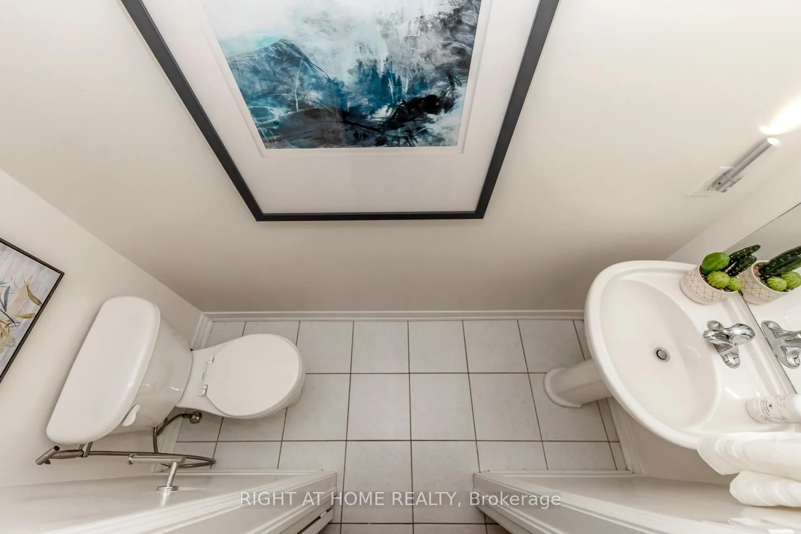 Photo 20 of 135 Holmes Crescent, Milton, Scott — HOMEH