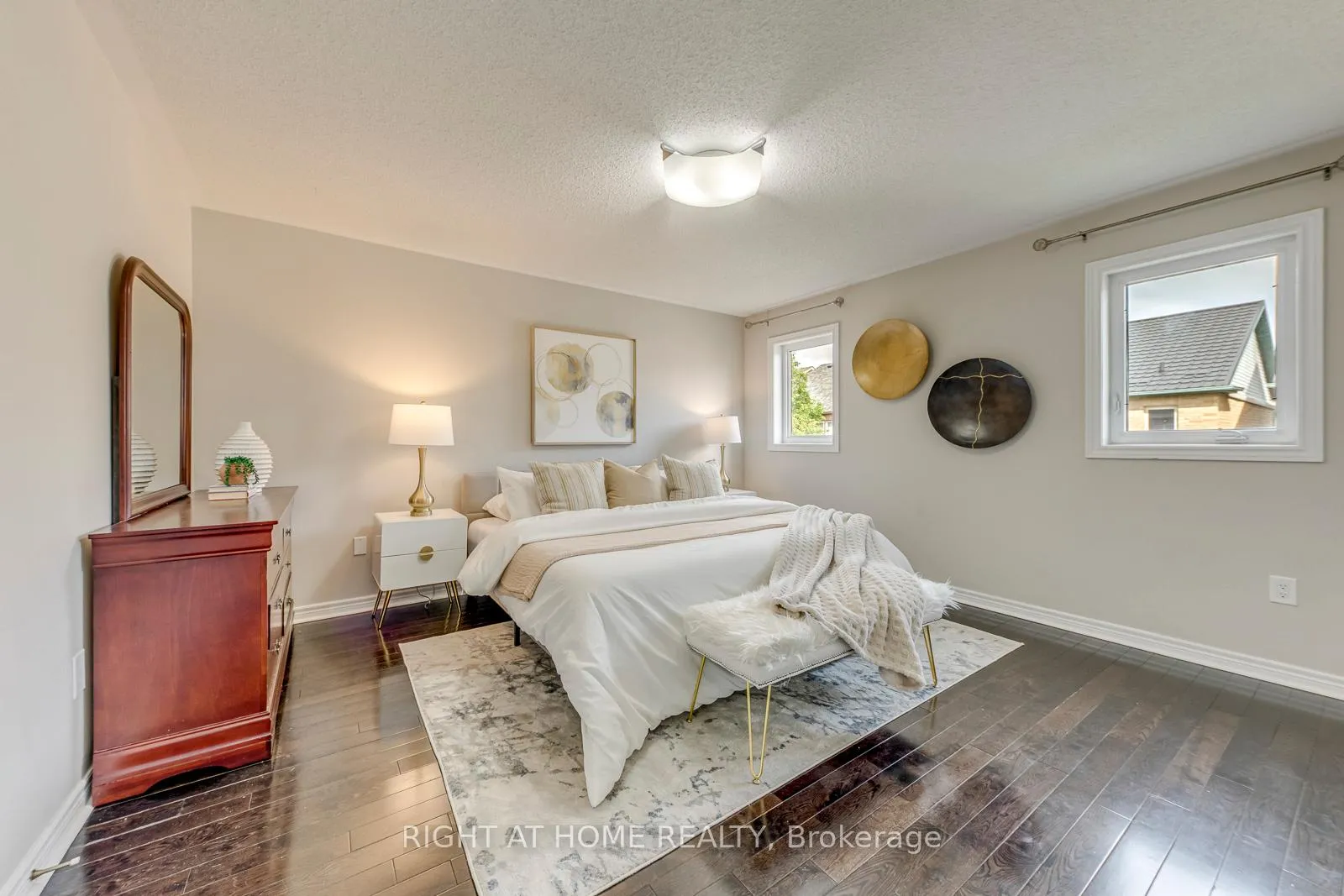 Photo 24 of 135 Holmes Crescent, Milton, Scott — HOMEH